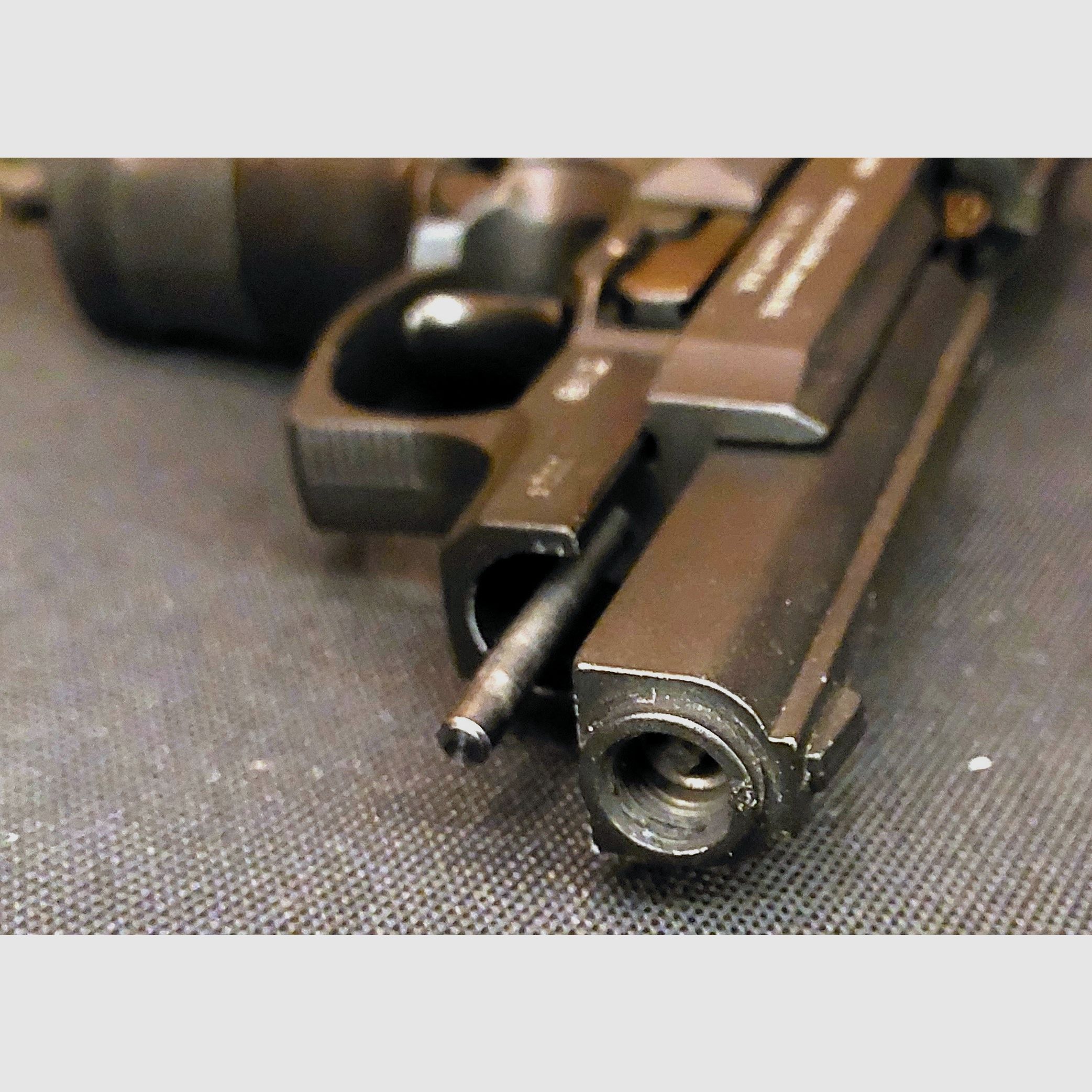 Zoraki 914 Schreckschuss Pistole 9mm P.A.K. brüniert (1070) mit 2 Magazinen und neuem First Strike Holster