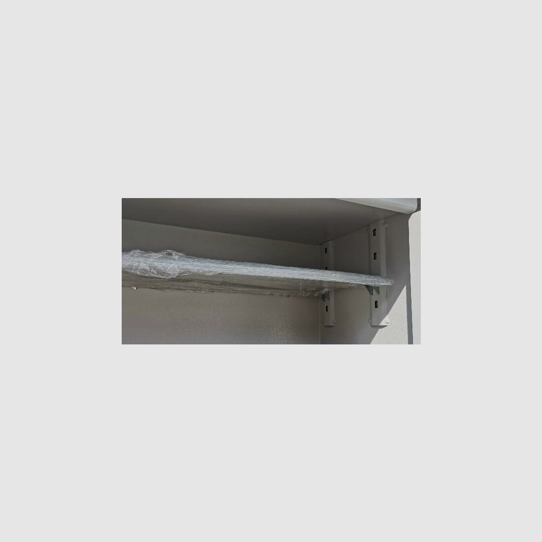 Gunshome uG Waffenschrank SHOOTER ÜBERLÄUFER 1300x390x330mm Klasse 0 für 5LW