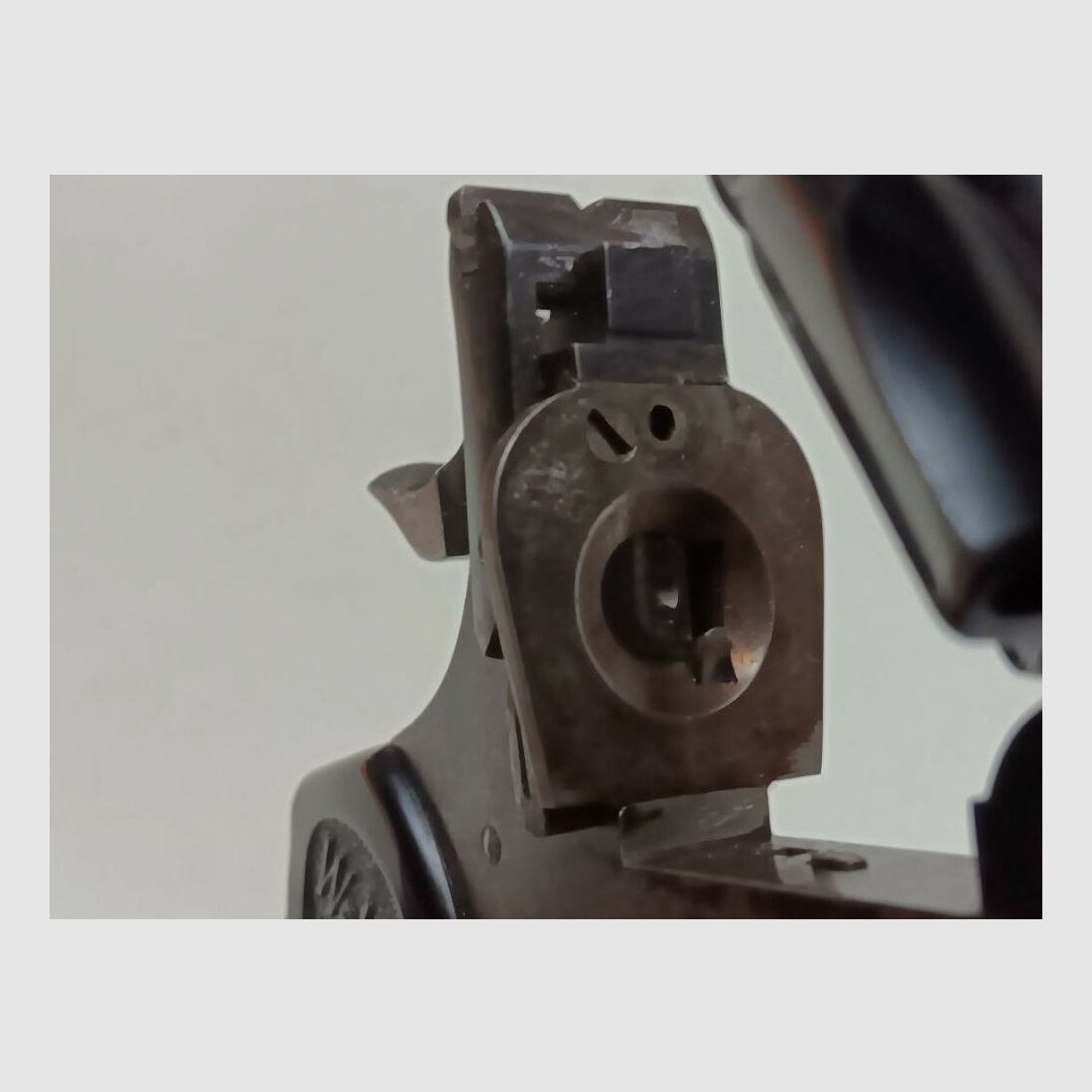 Webley & Scott revolver a tamburo