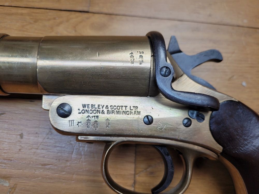 Schöner Pistolensignalgeber Webley & Scott No.1 Mk III* – Kaliber 4 oder 26,5mm – Modell 1916 – 1. und 2. Weltkrieg – Waffe von 1918 – 100% Messing – schöne Stempel – sehr guter Zustand!, Bild 4 von 19