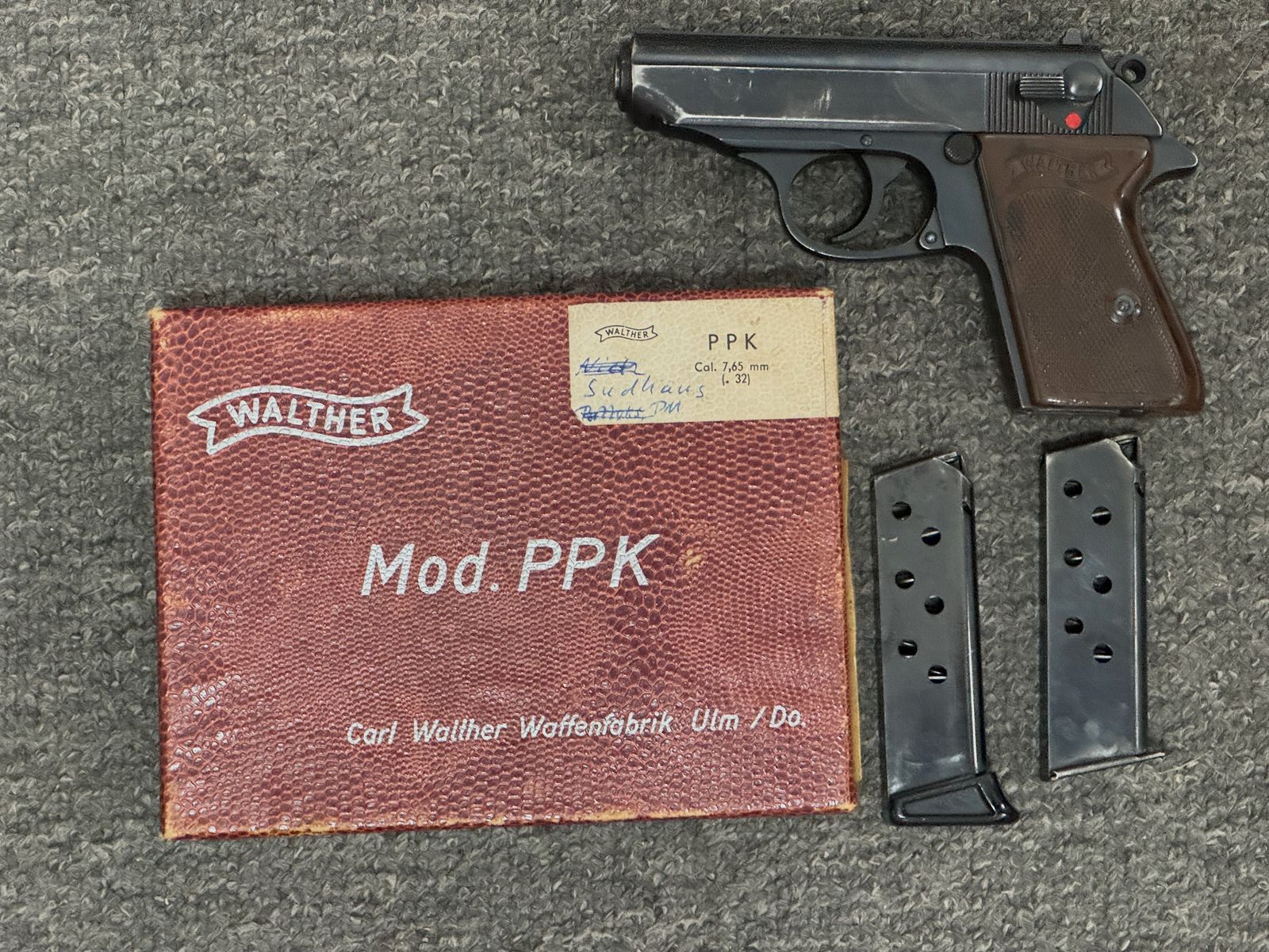 Walther PPK 7,65mm von 1966 mit 2 Magazinen