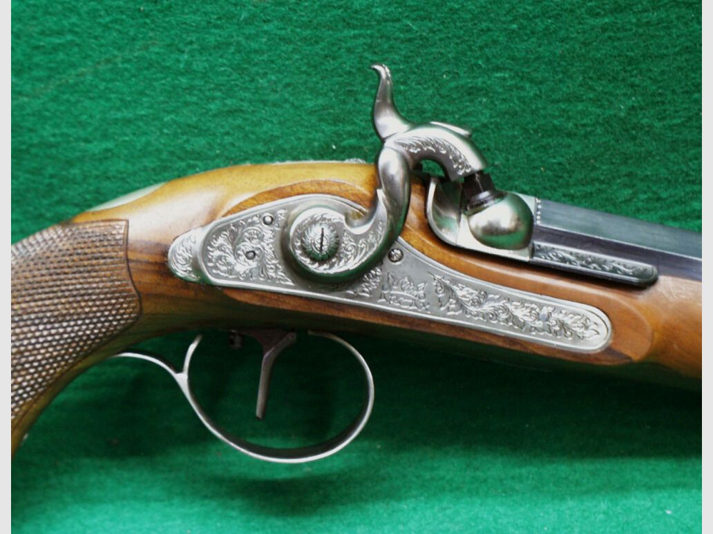 Artax	 Mortimer Pistole, Mod. Venice Kal.36 Perk., graviert