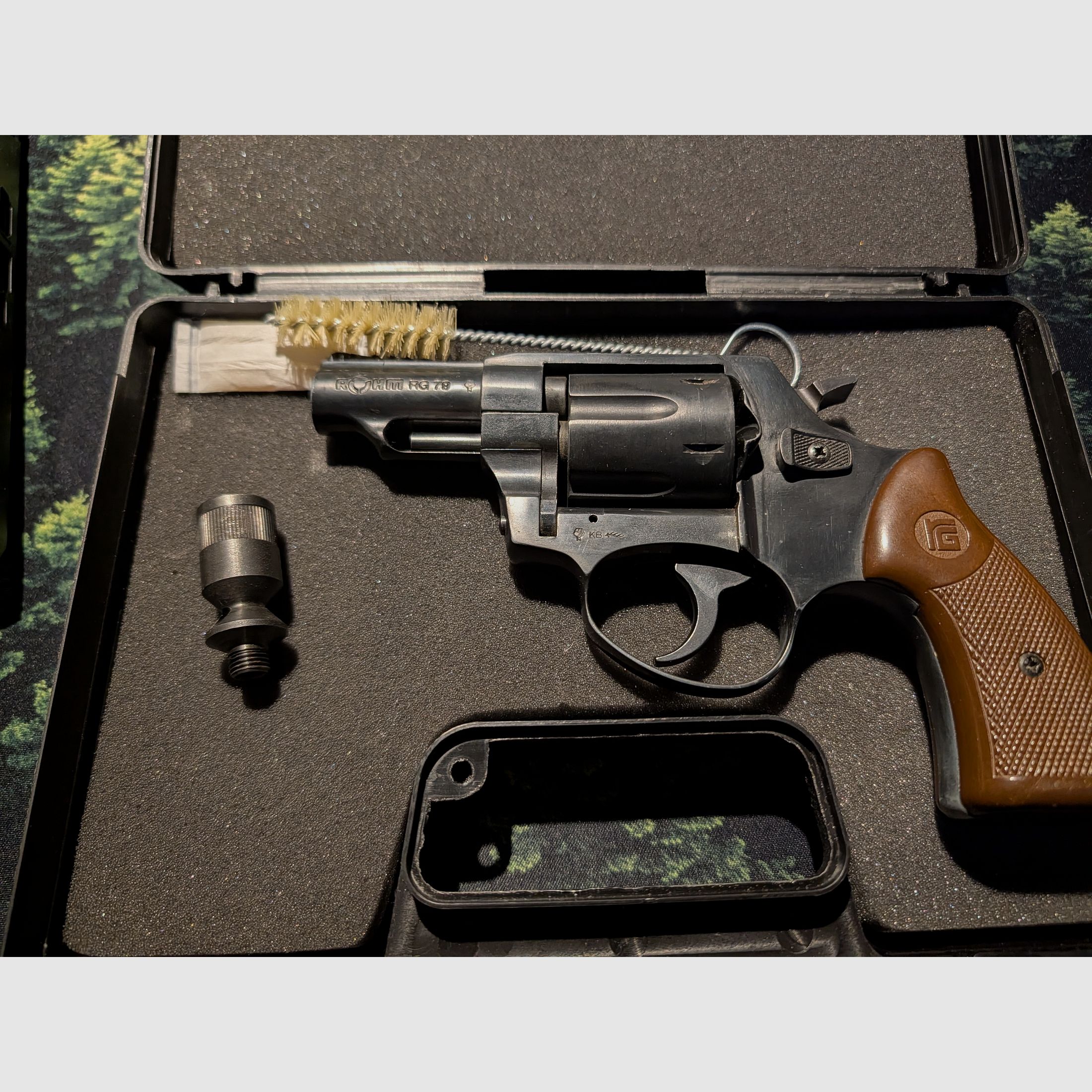 Rewolwer sygnałowy Röhm RG 79 – 9 mm naboje hukowe (PTB 457)