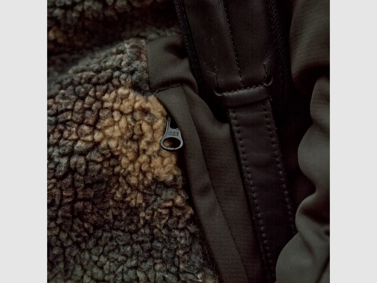 Chaqueta Härkila Tyst Camo Aislada