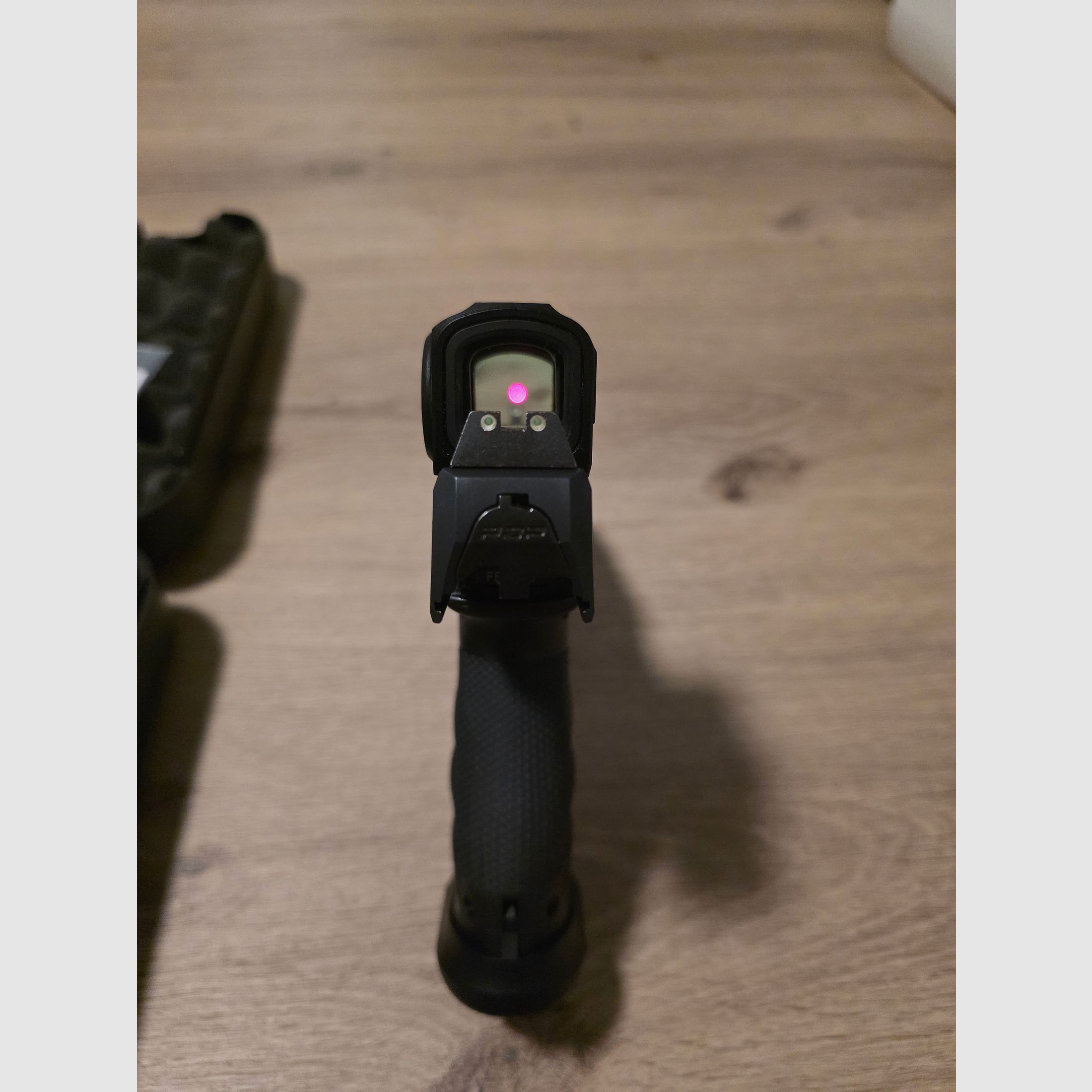 Pistole PDP Compact V2 PRO SD Tritium Kimme und Korn mit Leuchtpunktvisier Acro C-2