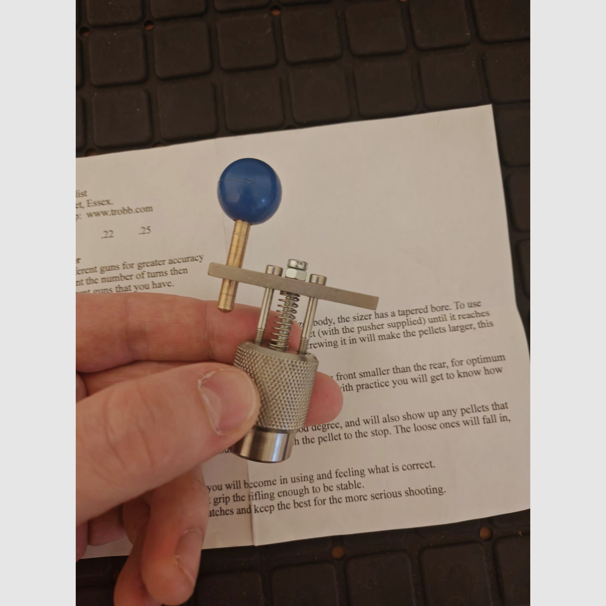 T. R. Robb Adjustable pellet Sizer / Diabolo Lehre | individuell justierbar für maximale Präzision der Diabolos | für Kaliber 5,5 mm  / .22 | NEU