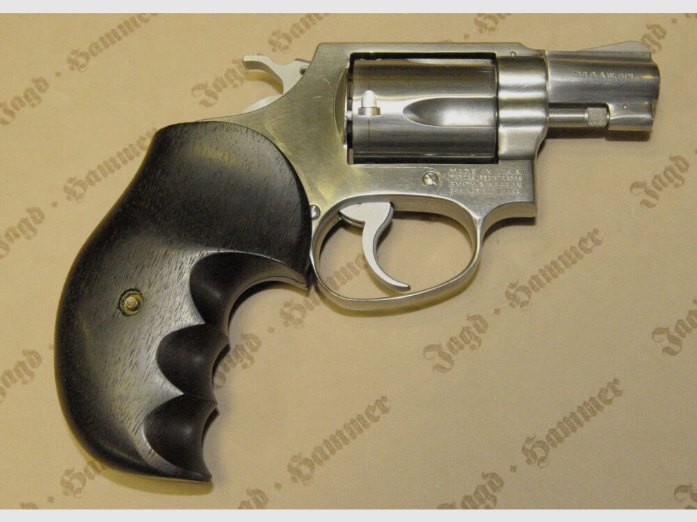 Smith & Wesson 60