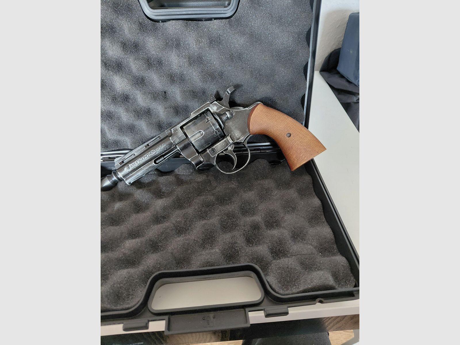 Umarex Revolver  python cal. 380 schreckschuss 