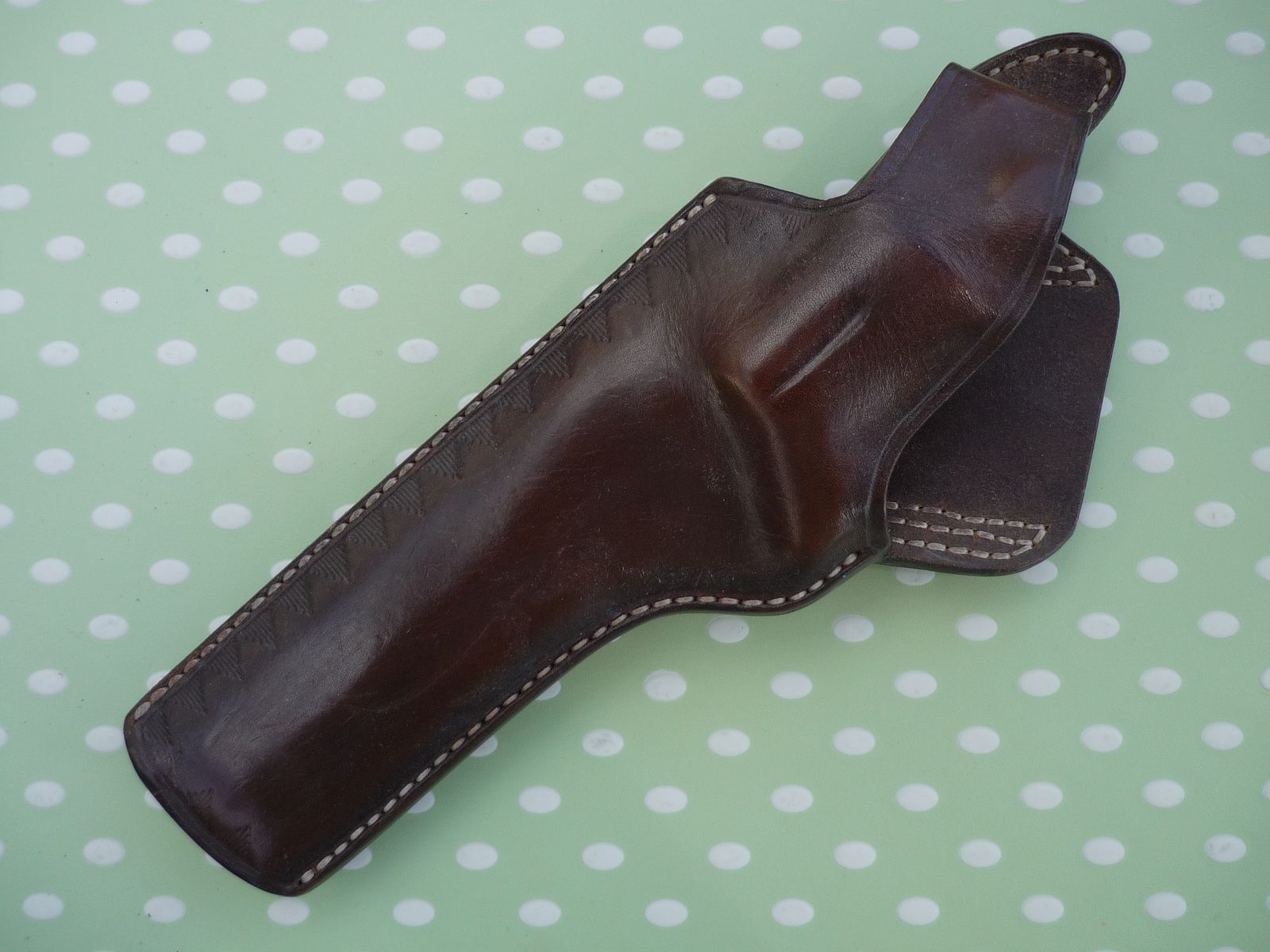 HKDesign - Holster met Teflon korrelrail, twee trekhoeken en decoratieve perforatie - voor S&W 686 6" - Gebruikt linkshandig