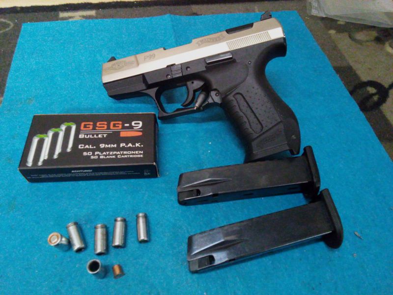 Biete eine Automatic Pistole Modell Walther P99.