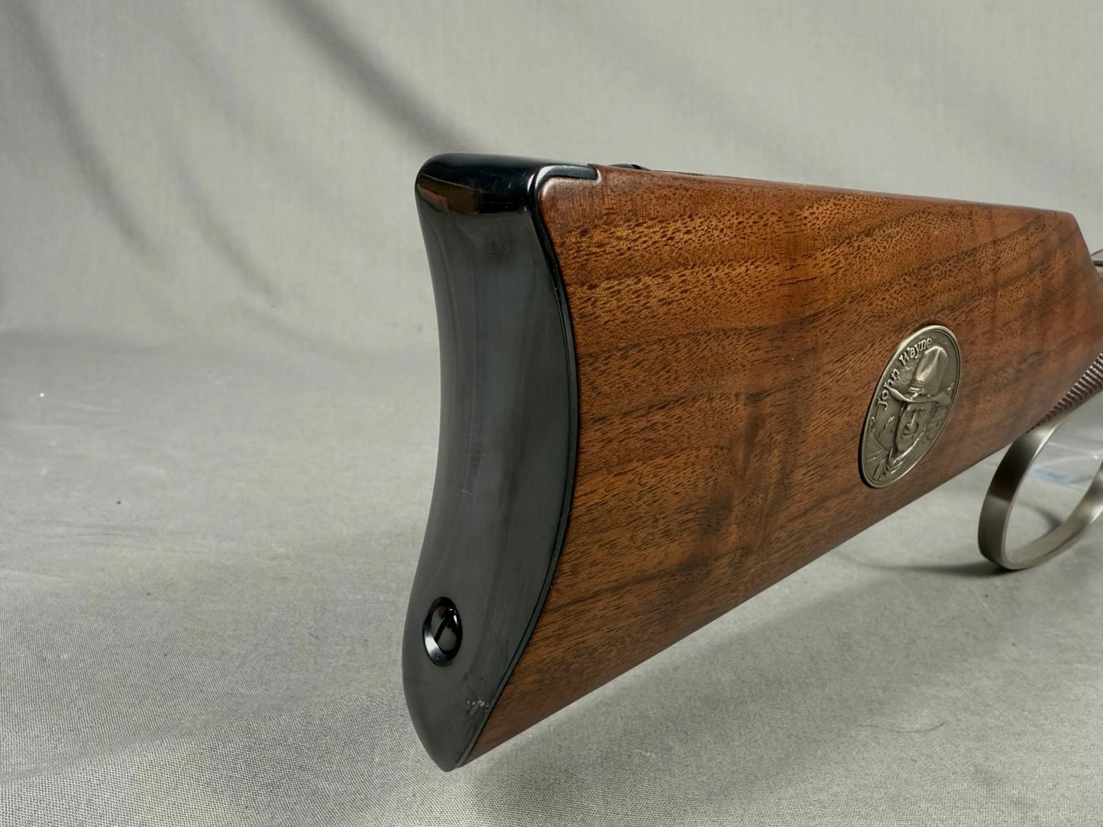 Winchester Mod. 1894  "John Wayne Commemorative"   (.32-40 WCF)