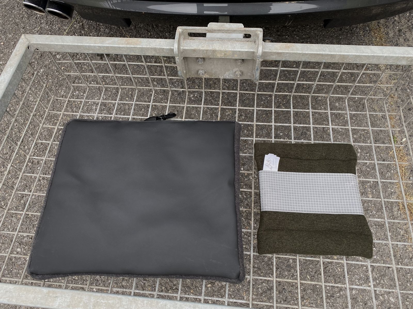 Set composto da supporto per armi 80904 + cuscino per seduta 80903