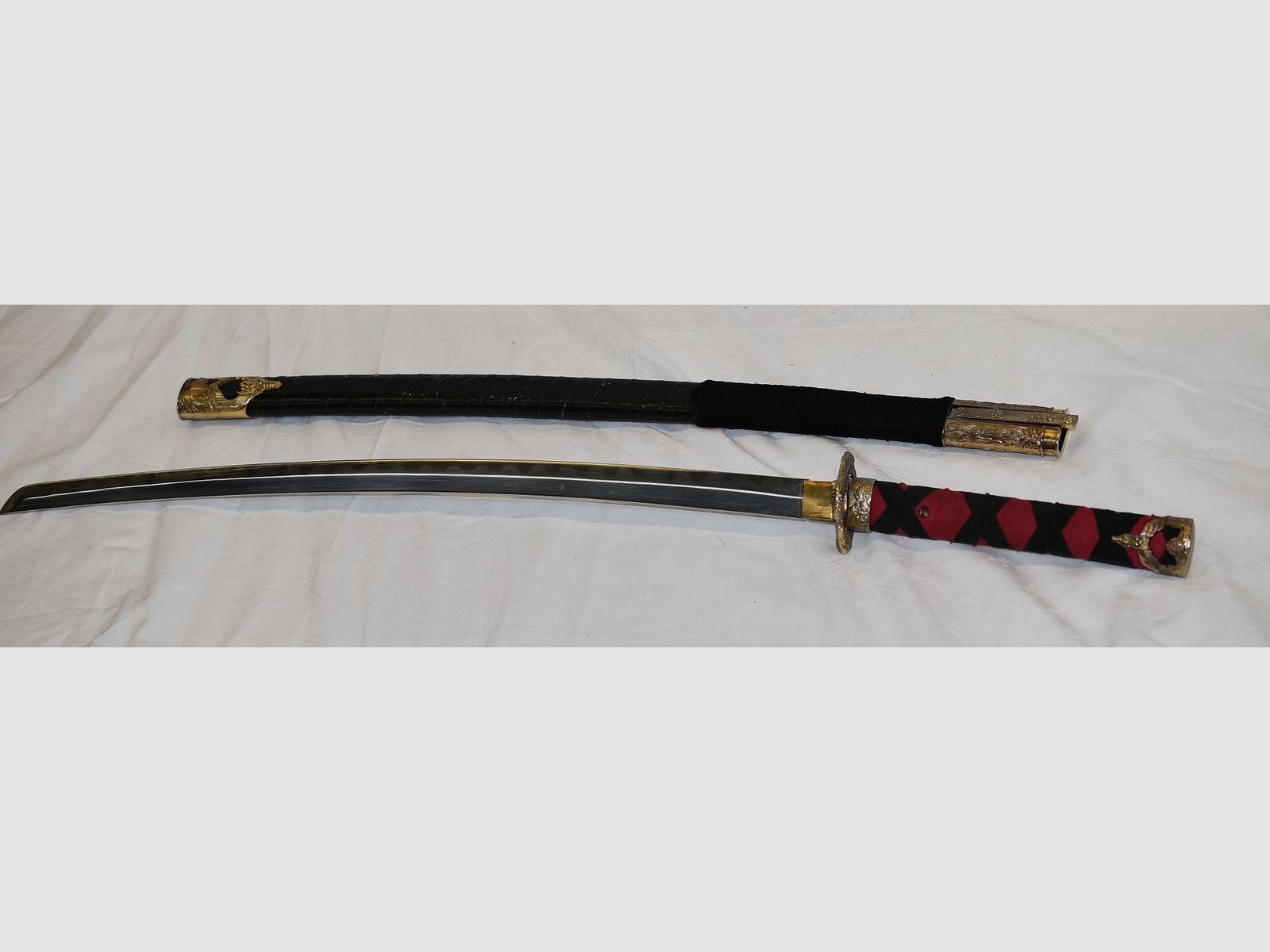 épée japonaise, samouraï, katana, wakizashi, avec menuki sur la poignée