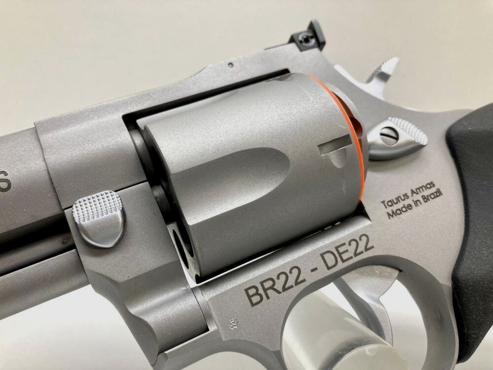 TAURUS	 Raging Bull  - Waffen Friedrichs