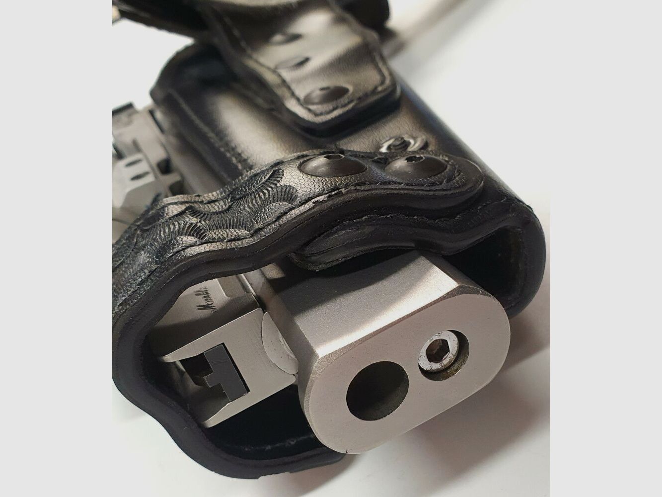 Smith & Wesson 686-3 Merkle tuning, including Aim Point