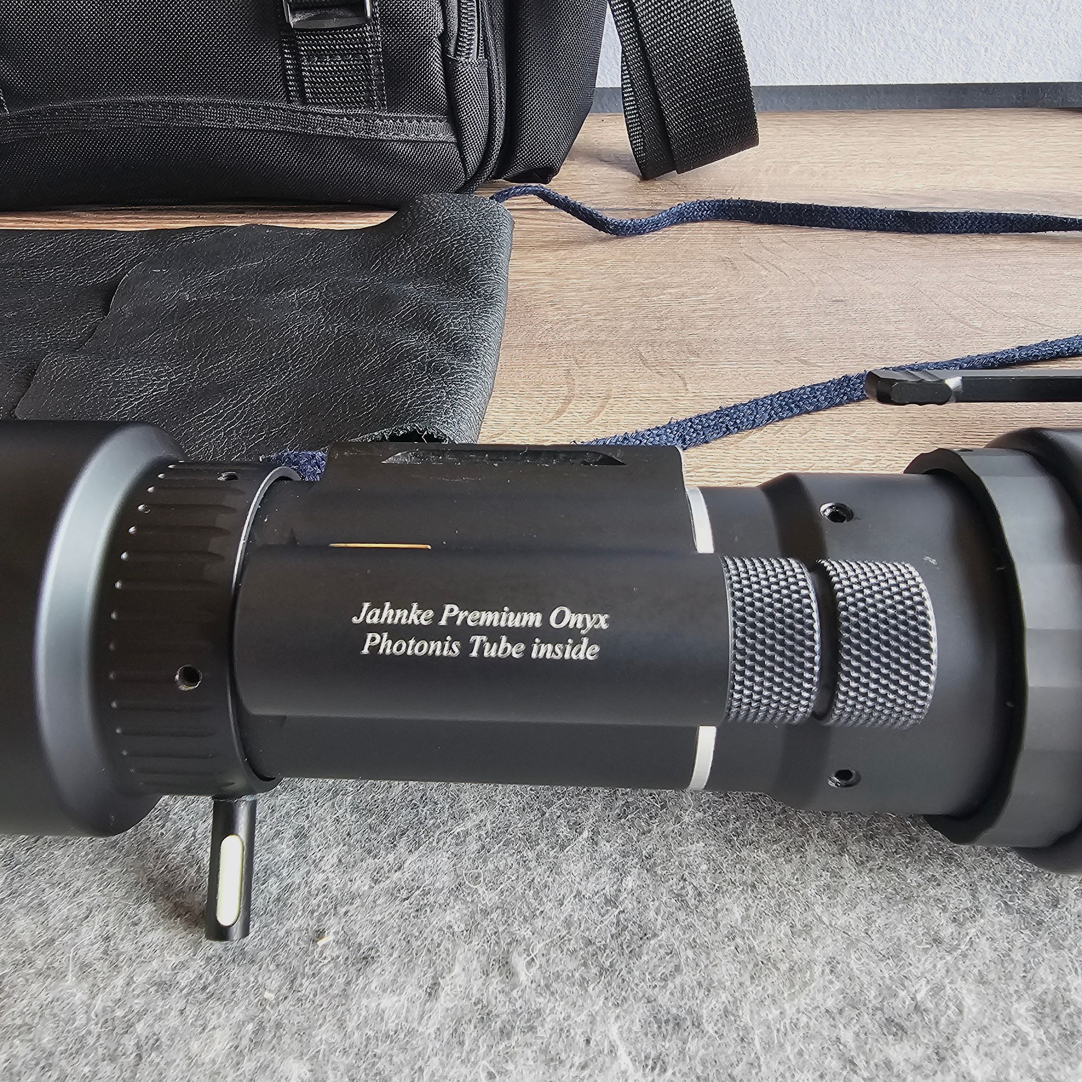 Jahnke DJ-8 NSV Kompakt1x56 mit Premium Photonis Onyx Bildröhre in der höchsten Leistungsklasse III. Weißes Bild der Premiumklasse. Erste Sortierung