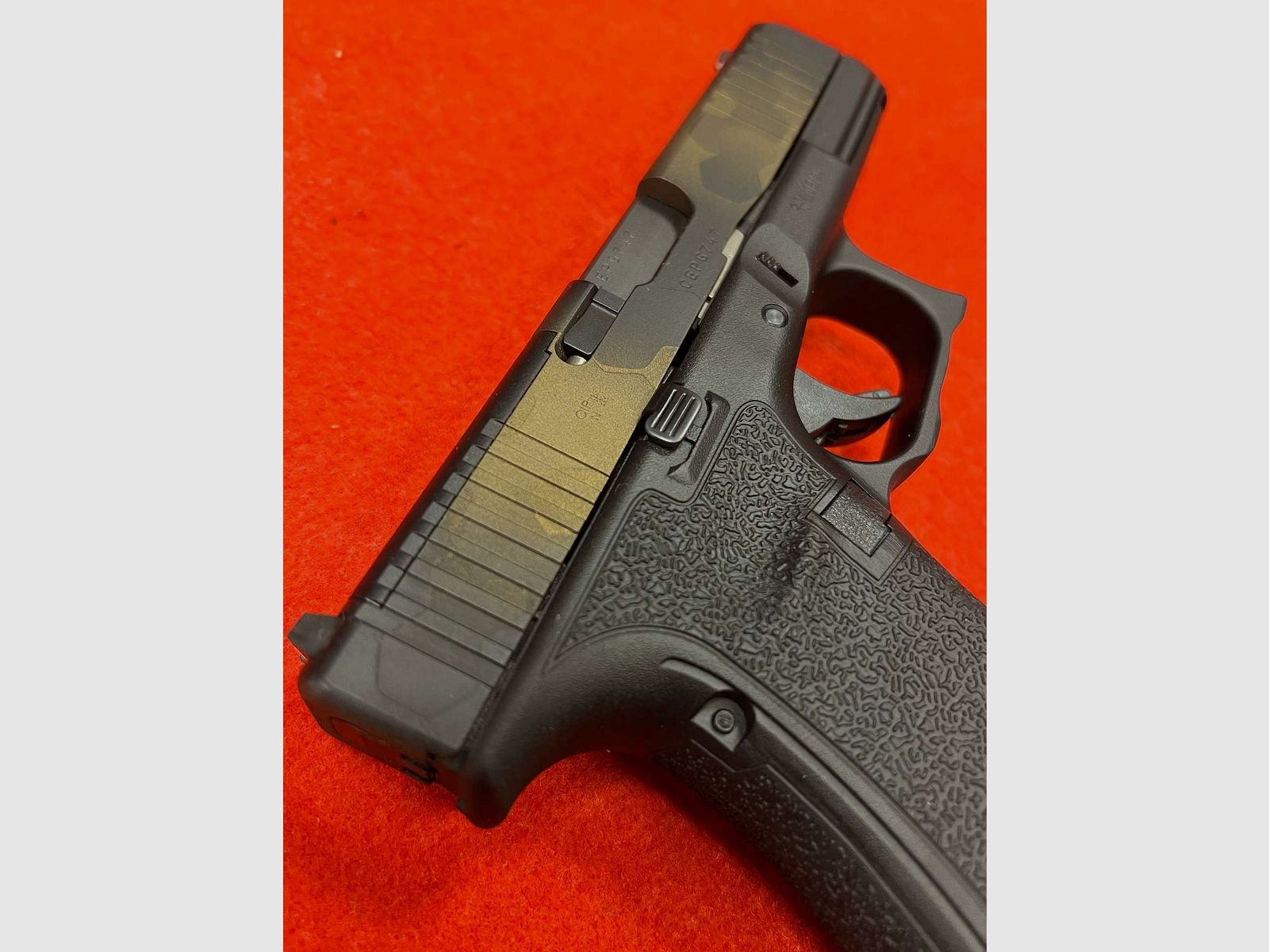 Glock Pistole 45 Mos Legacy Custom Edition Burnt Bronze Hexa Camo Kal.9X19, Bild 7 von 8