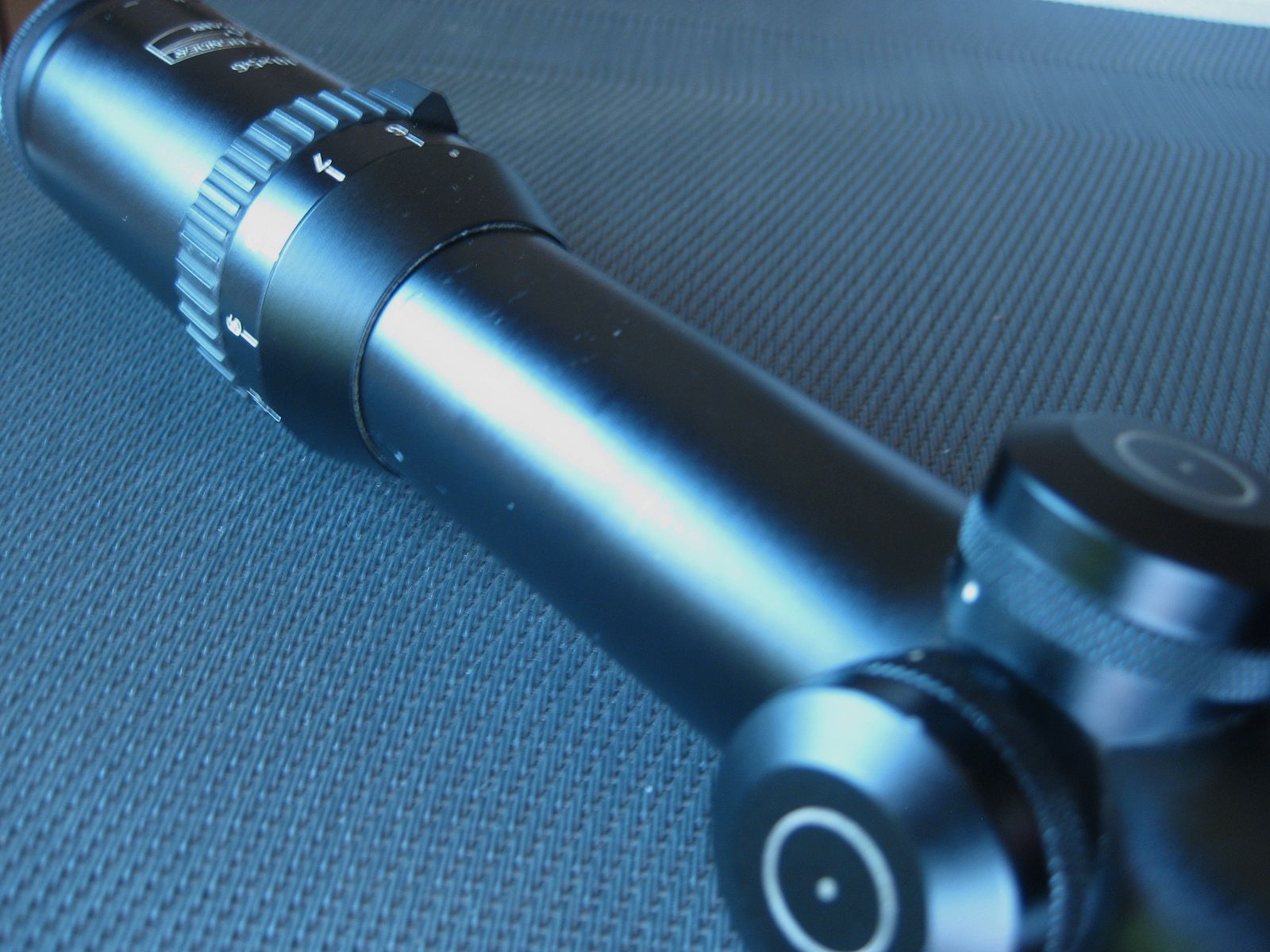 Deutscher Klassiker ! Schmidt & Bender 2,5 - 10 x 56 mit Absehen - 1 , ähnlich dem ZEISS-DIAVARI (11) Absehen ! Blaser-Sattelmontage gegen Zuzahlung !! Kein Swarovski - Sauer - Mauser - 98er