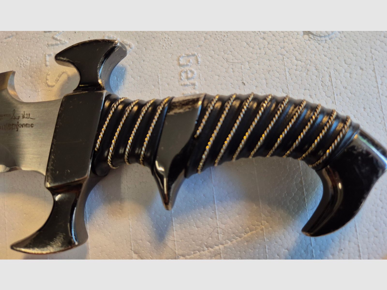Gi Hibben Raven UC700 Fantasy Fighter Custom Design Messer
