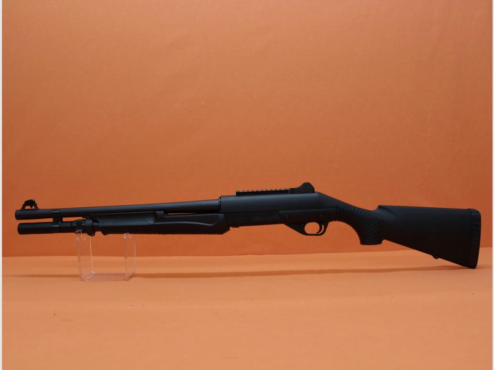 Benelli VsRep.Flinte 12/89 Benelli Nova Tactical (pump-action shotgun) 18.5"/47cm barrel/ Multichoke