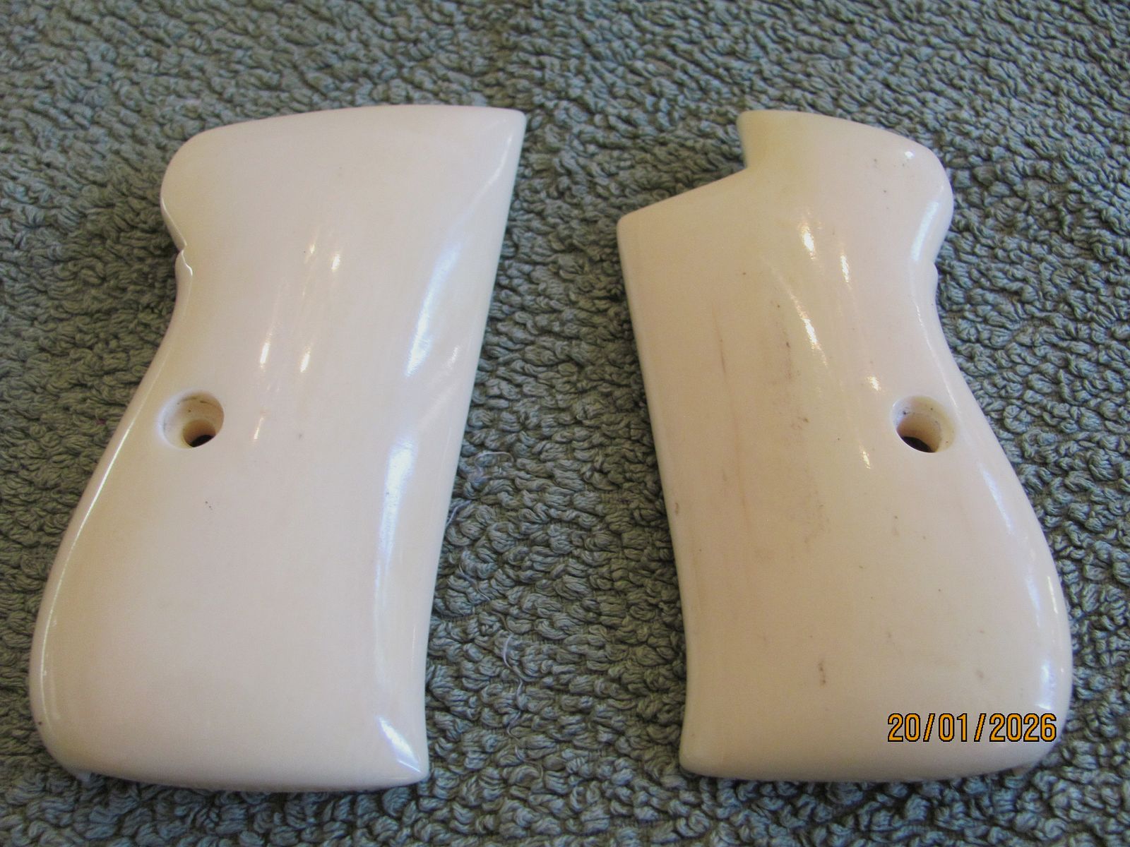 SIG P210-6 handgefertigte Bein Griffschalen - UNIKAT!