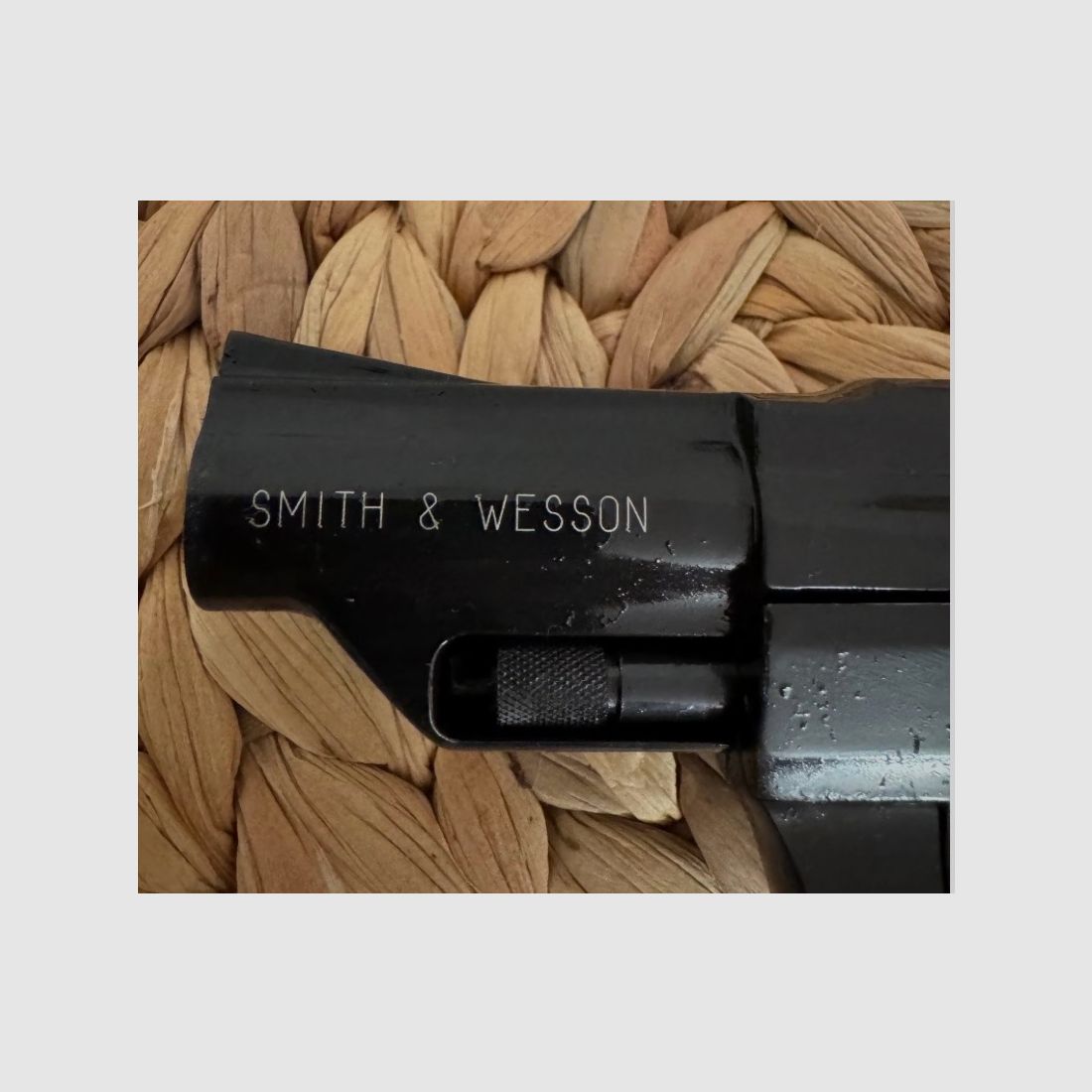 Rewolwer sygnałowy Smith&Wesson Combat Magnum., zdjęcie 2 z 3