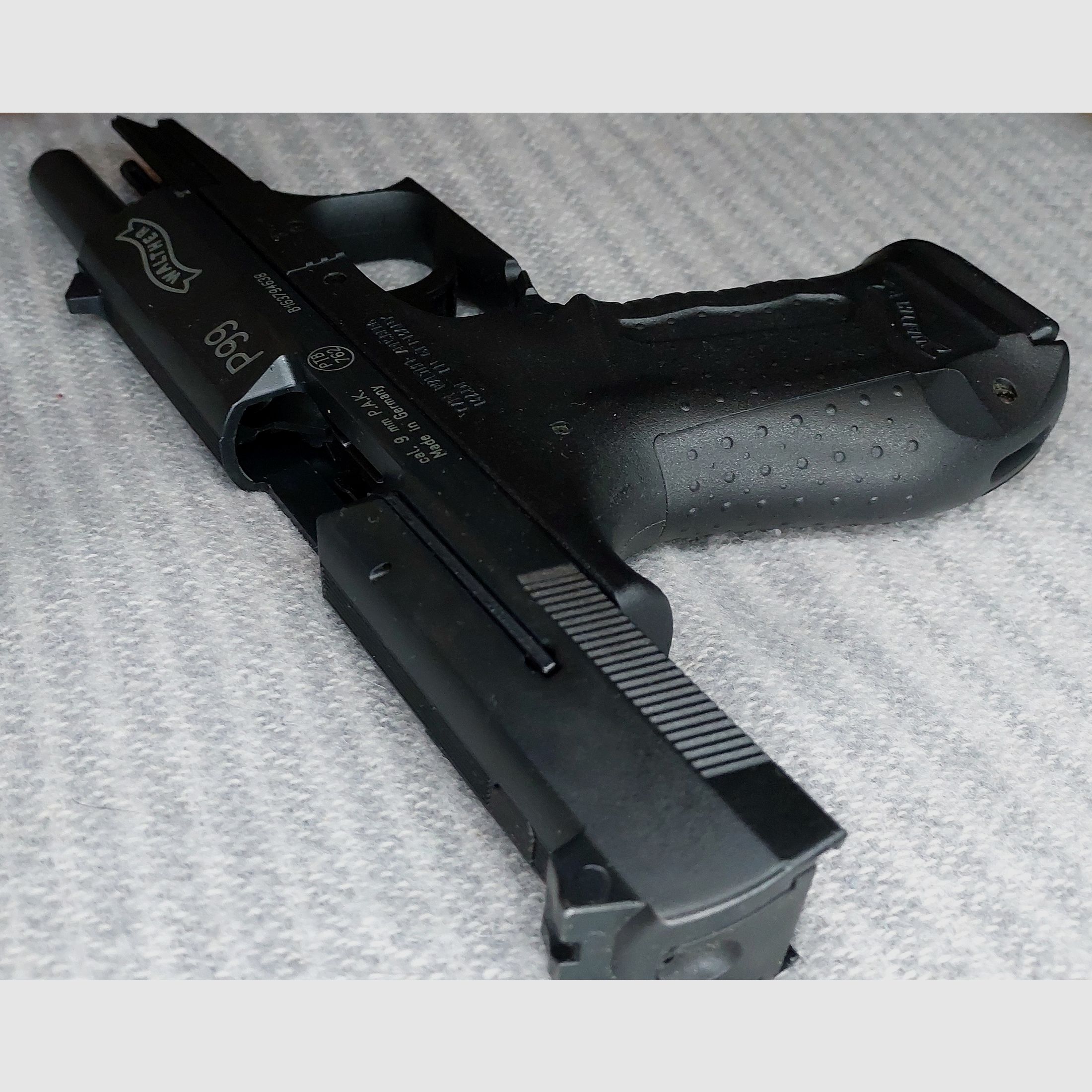 Pistola de fogueo Walther P99 9mm P.A.K. (PTB 762) con multisalida