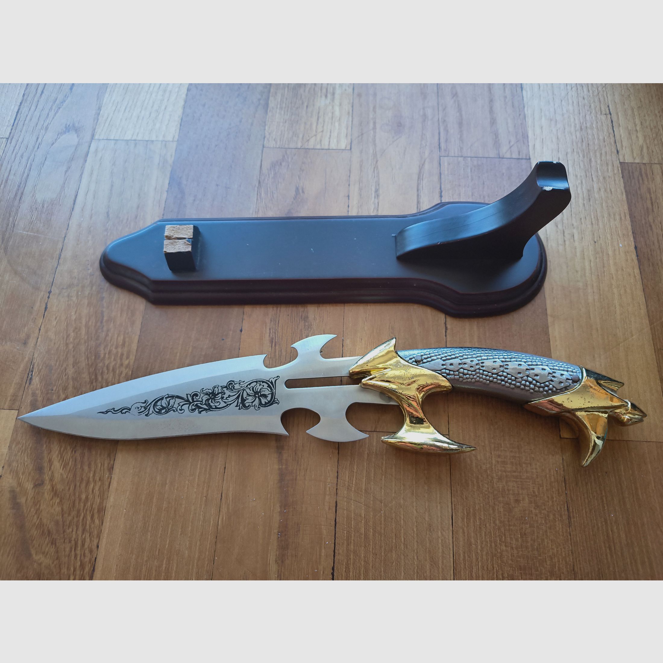 Couteau médiéval 36 cm de longueur totale