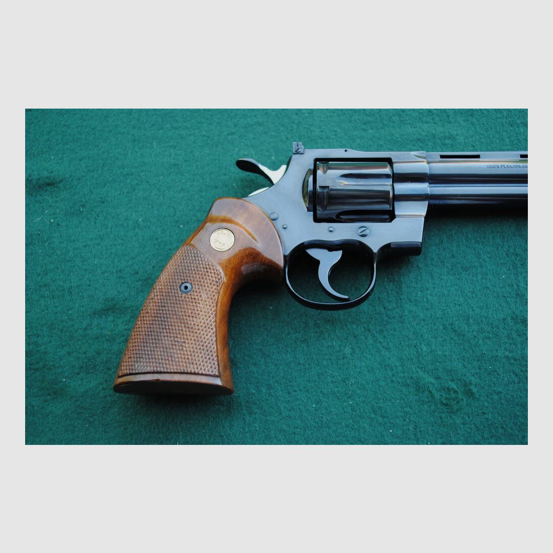 Colt Python, prova 74, lunghezza canna 6", impugnature originali, mai sparato