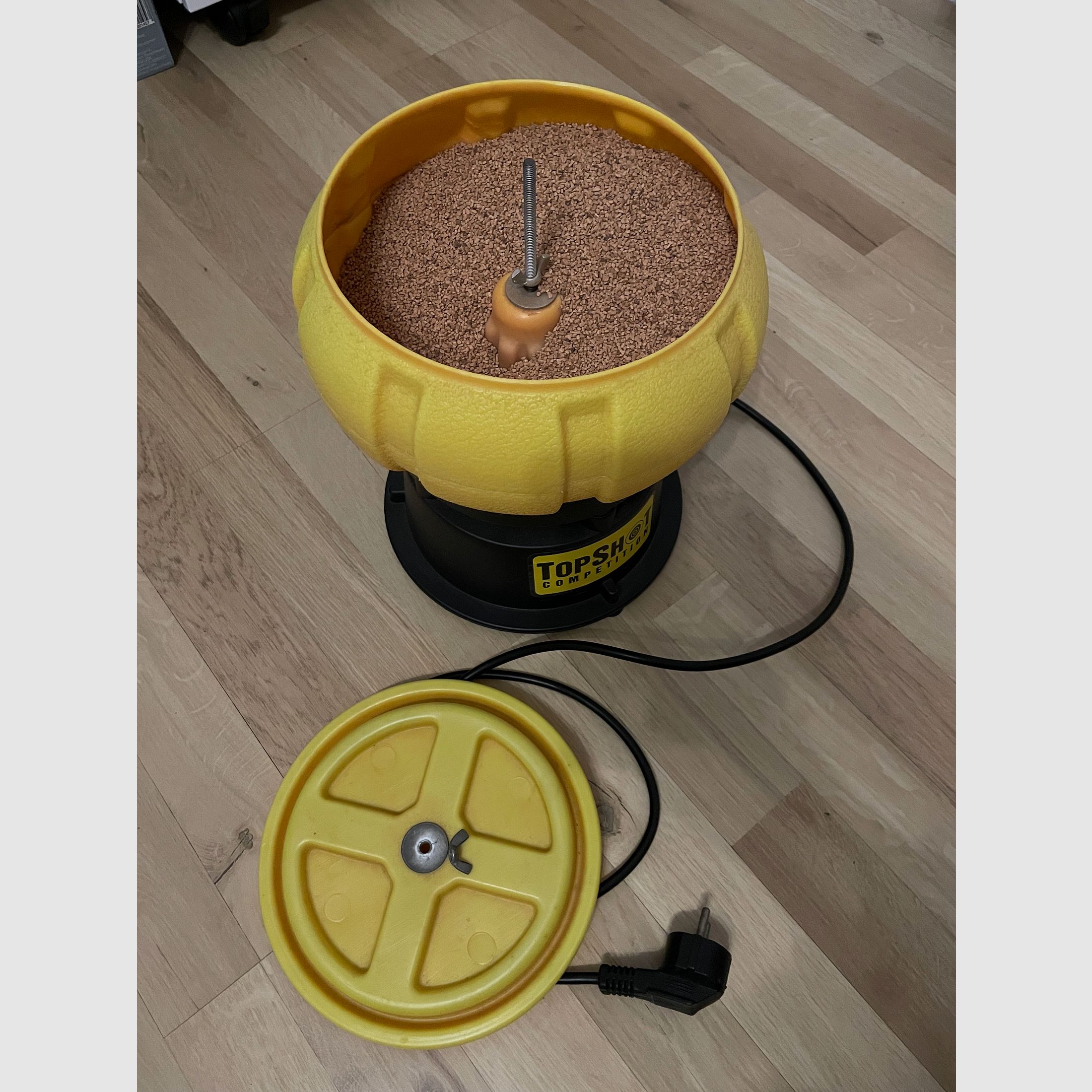 TopShot Tumbler; Hülsenpoliergerät mit Granulat