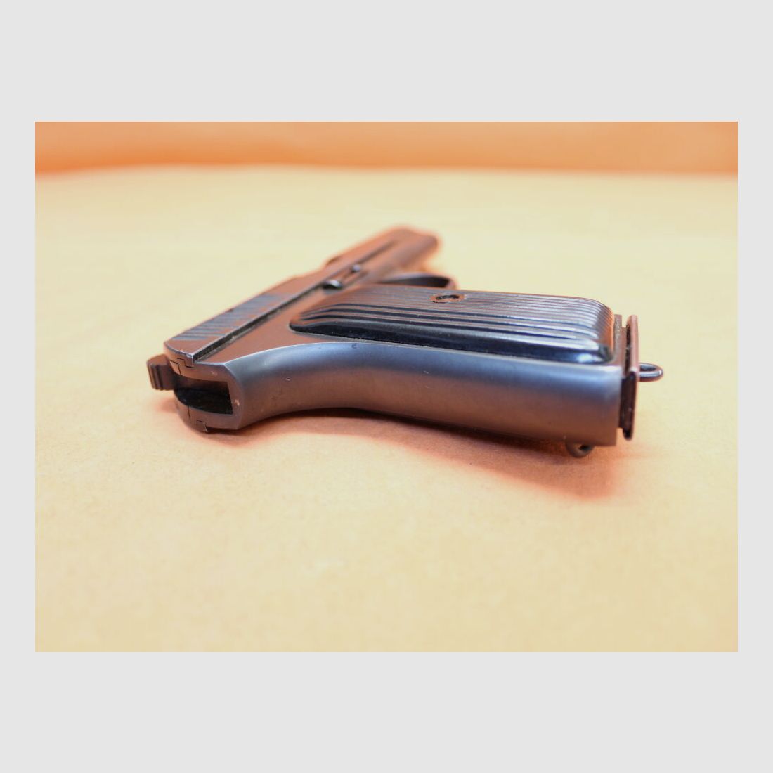 Radom Ha.Pistole .22lr Radom Tokarev TT-33 Sportowy Fabrikzeichen 11 im Oval mit Ladepatronen