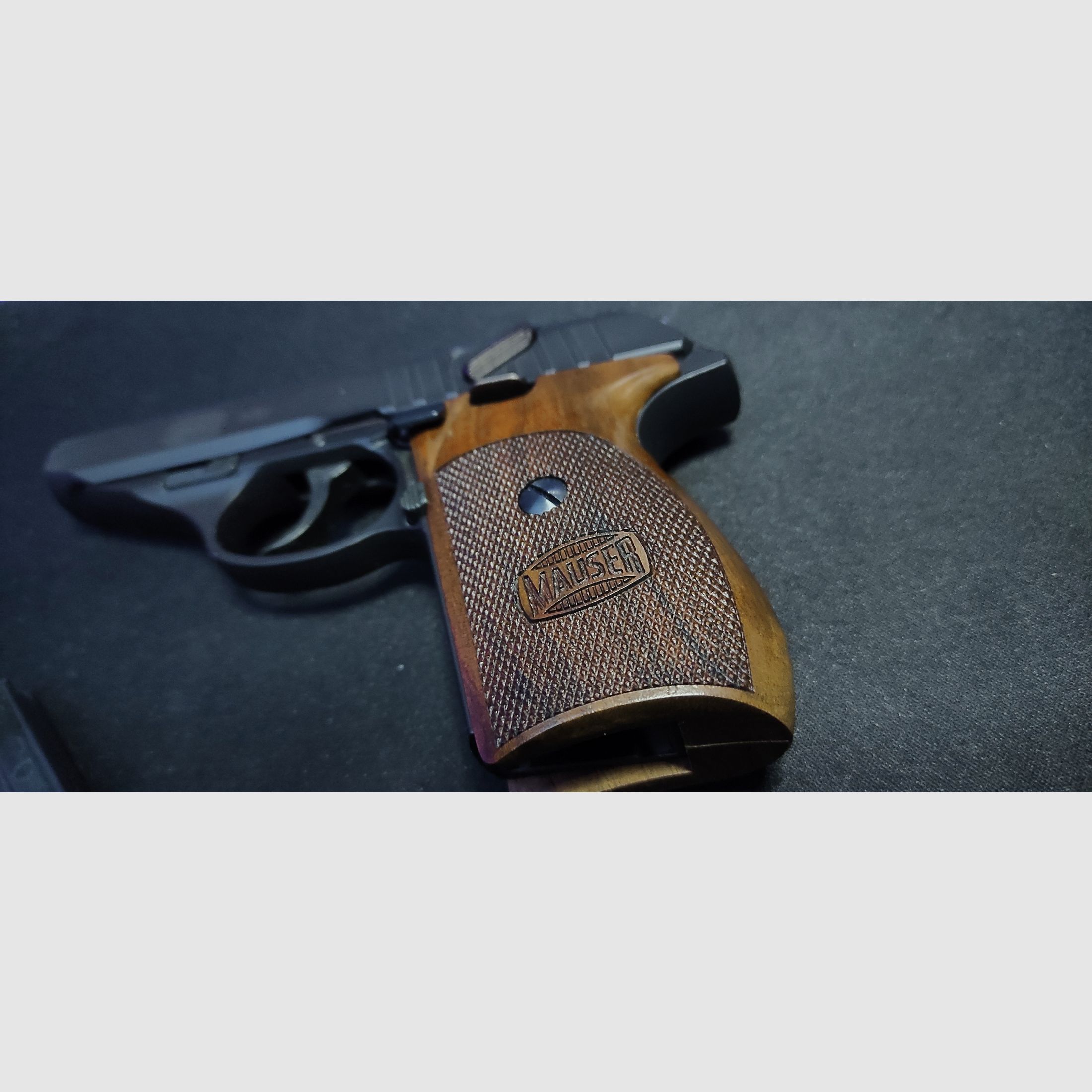 GSG Mauser HSr mit Walnuss-Holzgriffschalen .22lr HV - Selbstladepistole