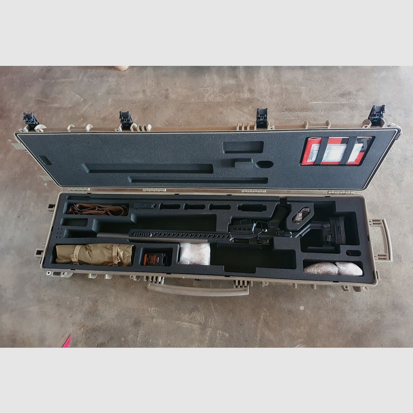 Direct beschikbaar: Speciale productie AI AT-XC Ongeschoten & Nieuw, met Custom B&T Titan-Integralsilencer (Hoofdwapen, accessoires en koffer inbegrepen. Glas/tweepoot tegen meerprijs)