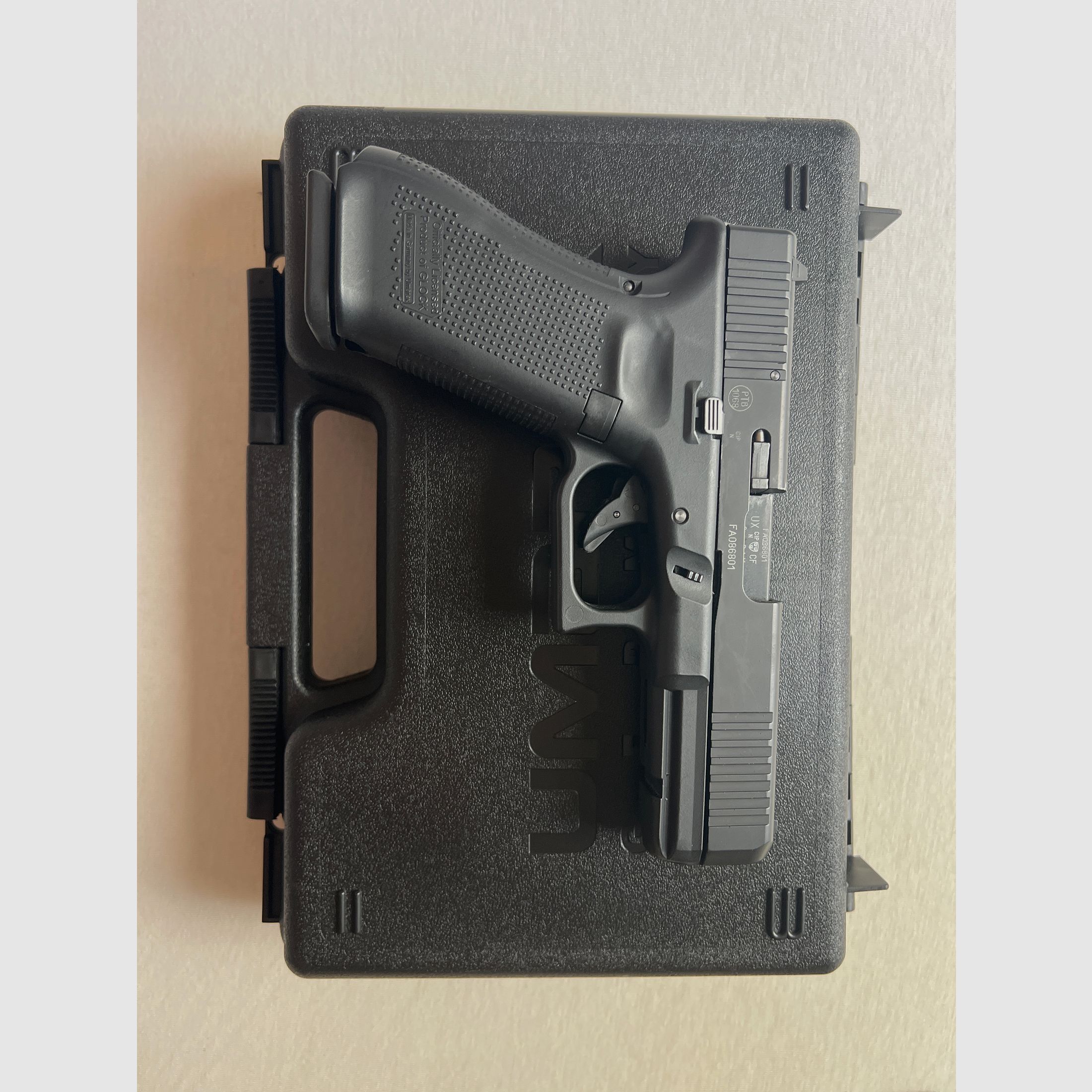 Glock 17 Gen.5 9mm  Schreckschusspistole sks 