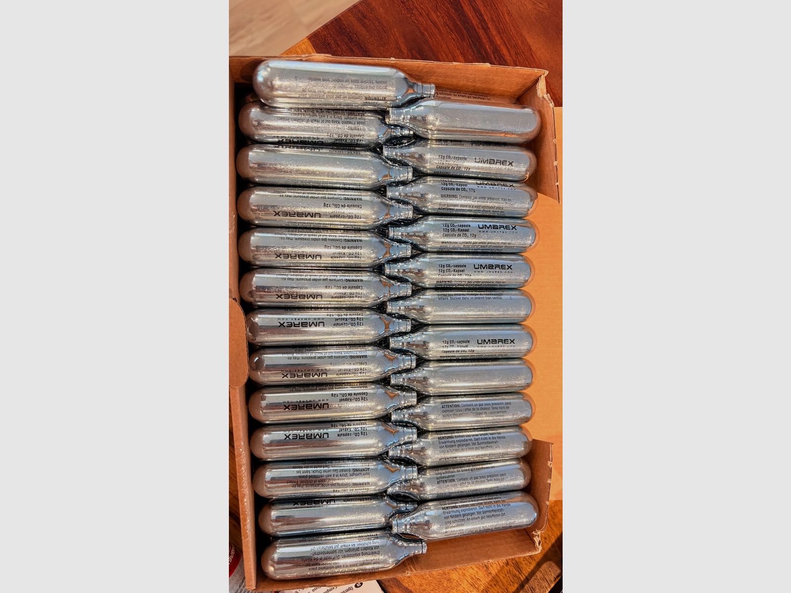 2x Umarex Smith & Wesson M&P 40 CO2 BB pistols – brand new, unused + accessory package