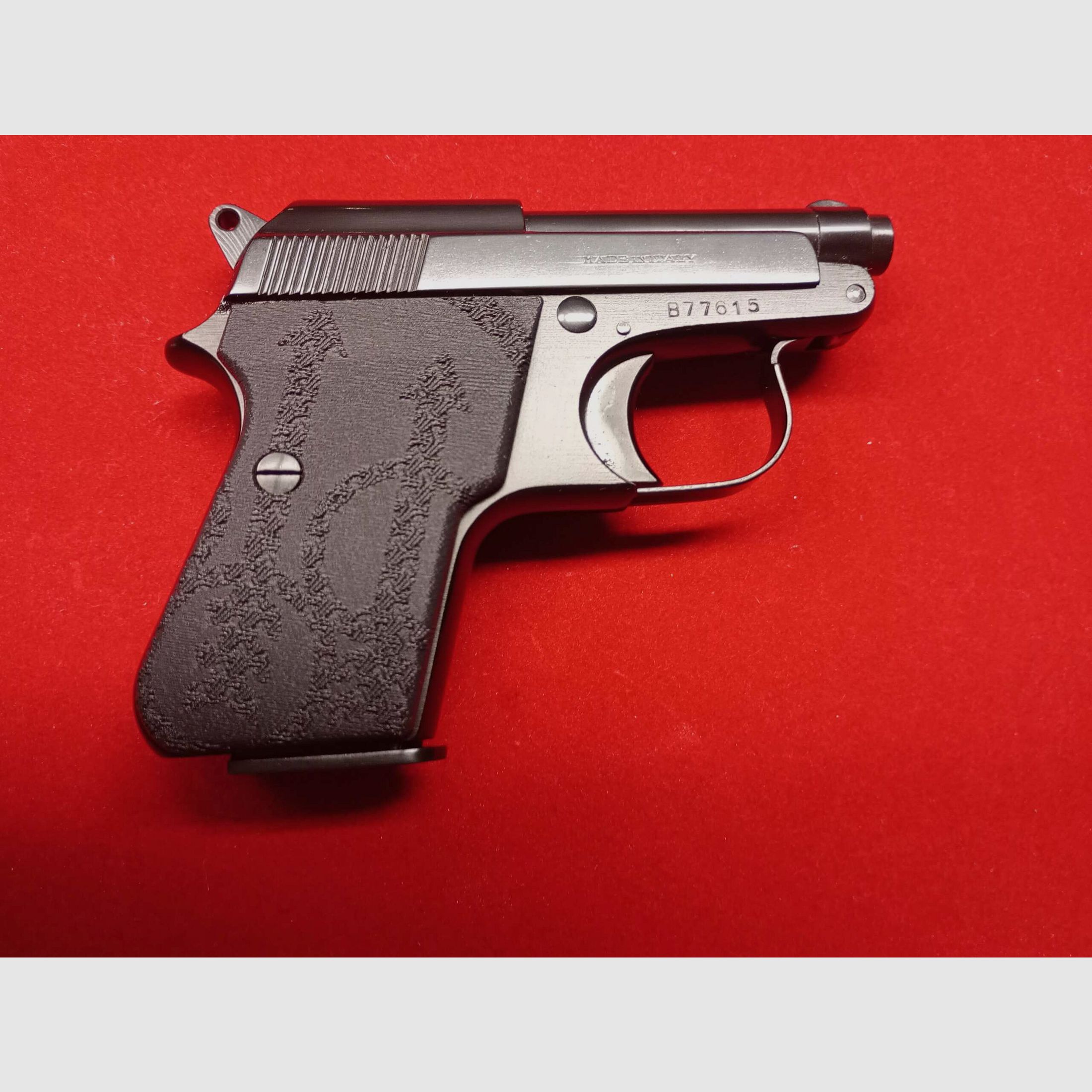 Semi-automatic pistol P.BERETTA BREV.950 cal.6.35B (used), image 1 of 2