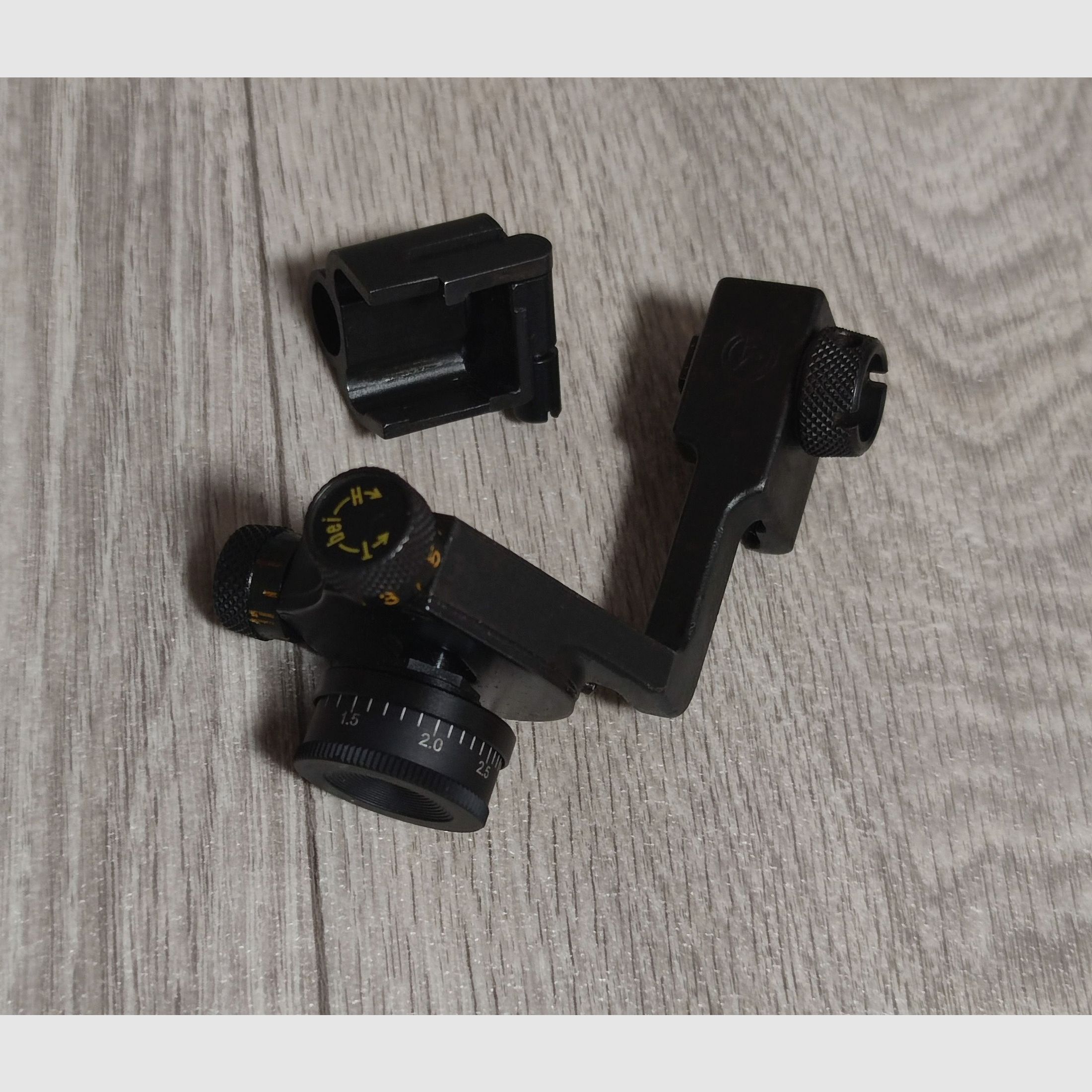 W&F Diopter mit verstellbarer Irisblende inkl. Korntunnel für Schweizer K31