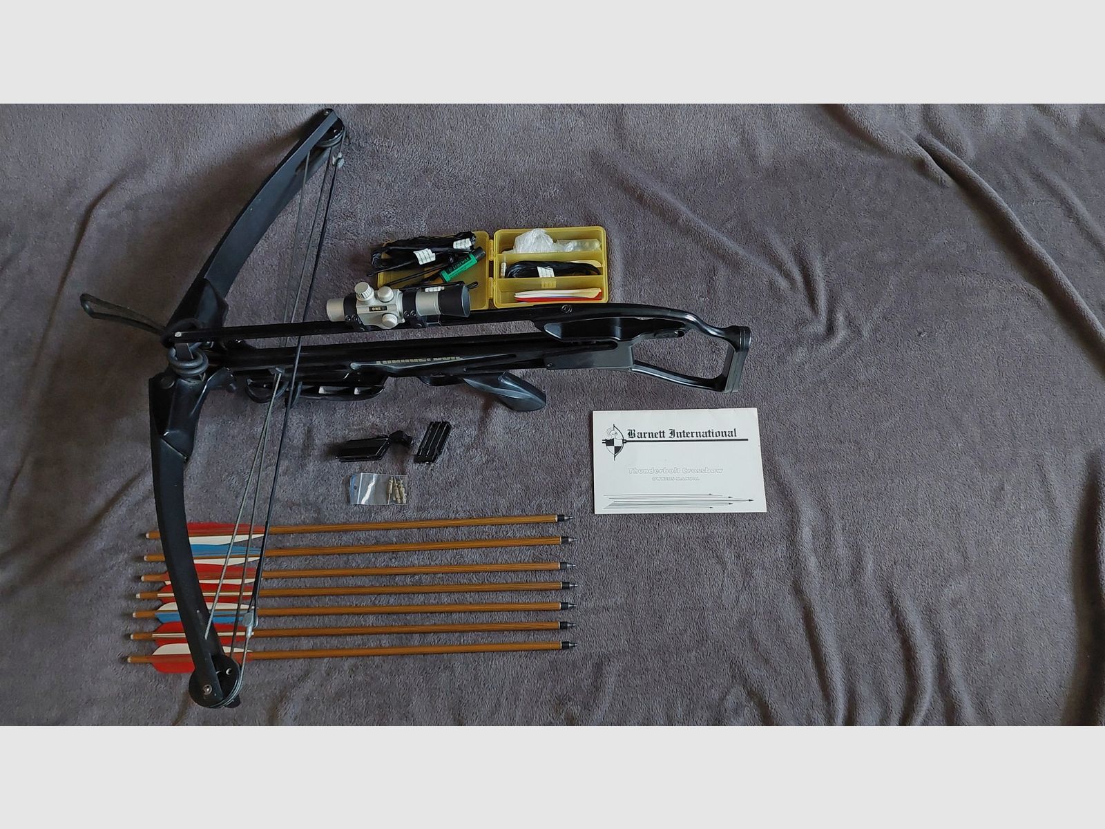 Schwere Armbrust Barnett Thunderbolt mit 18 originalen Pfeilen, (ohne Zielfernrohr/Rotpunkt/Laservisier)