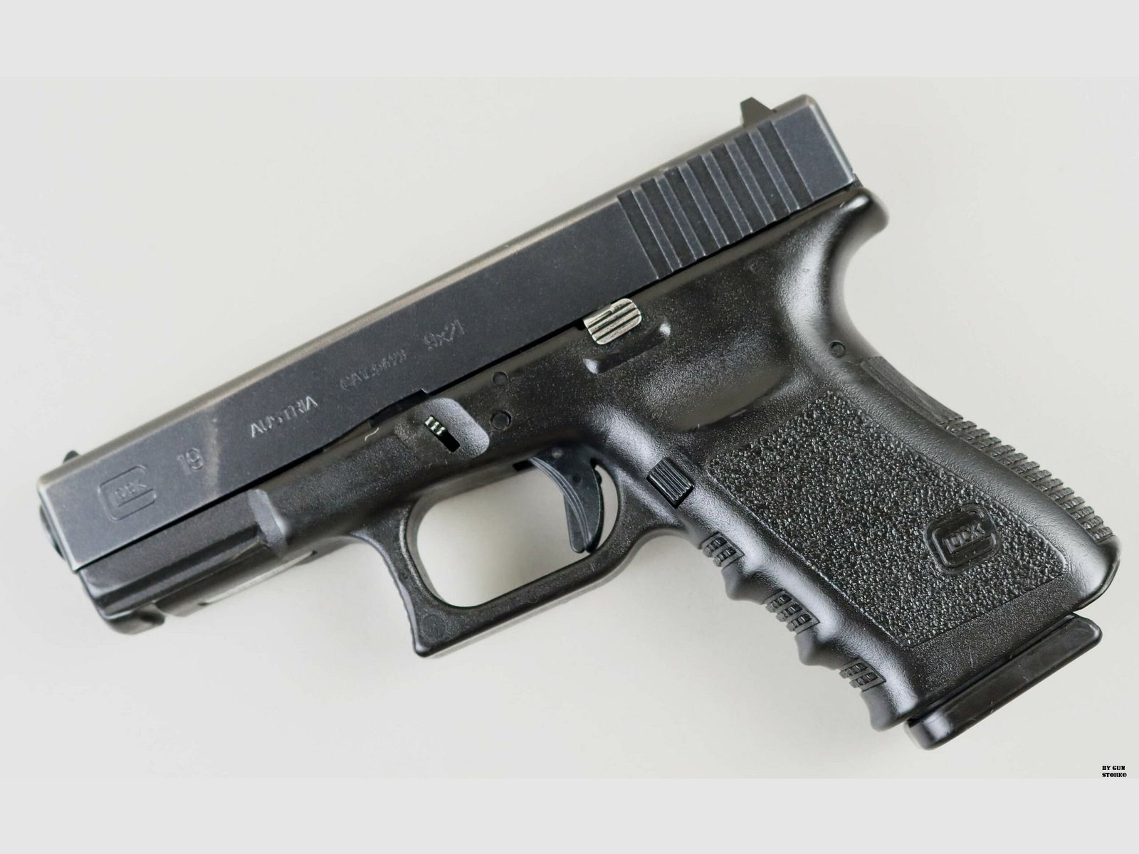 Glock pistol mod. 19 Gen III cal. 9×21 serial no. GNR906, image 2 of 11
