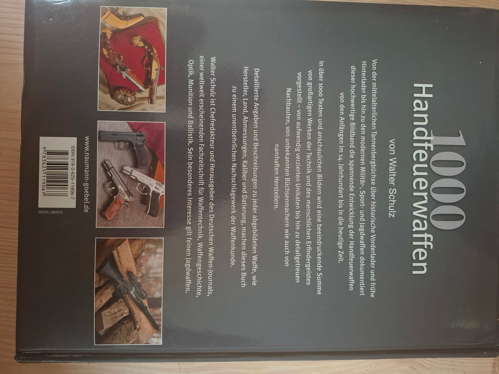 Konvolut aus verschiedenen Waffenbüchern