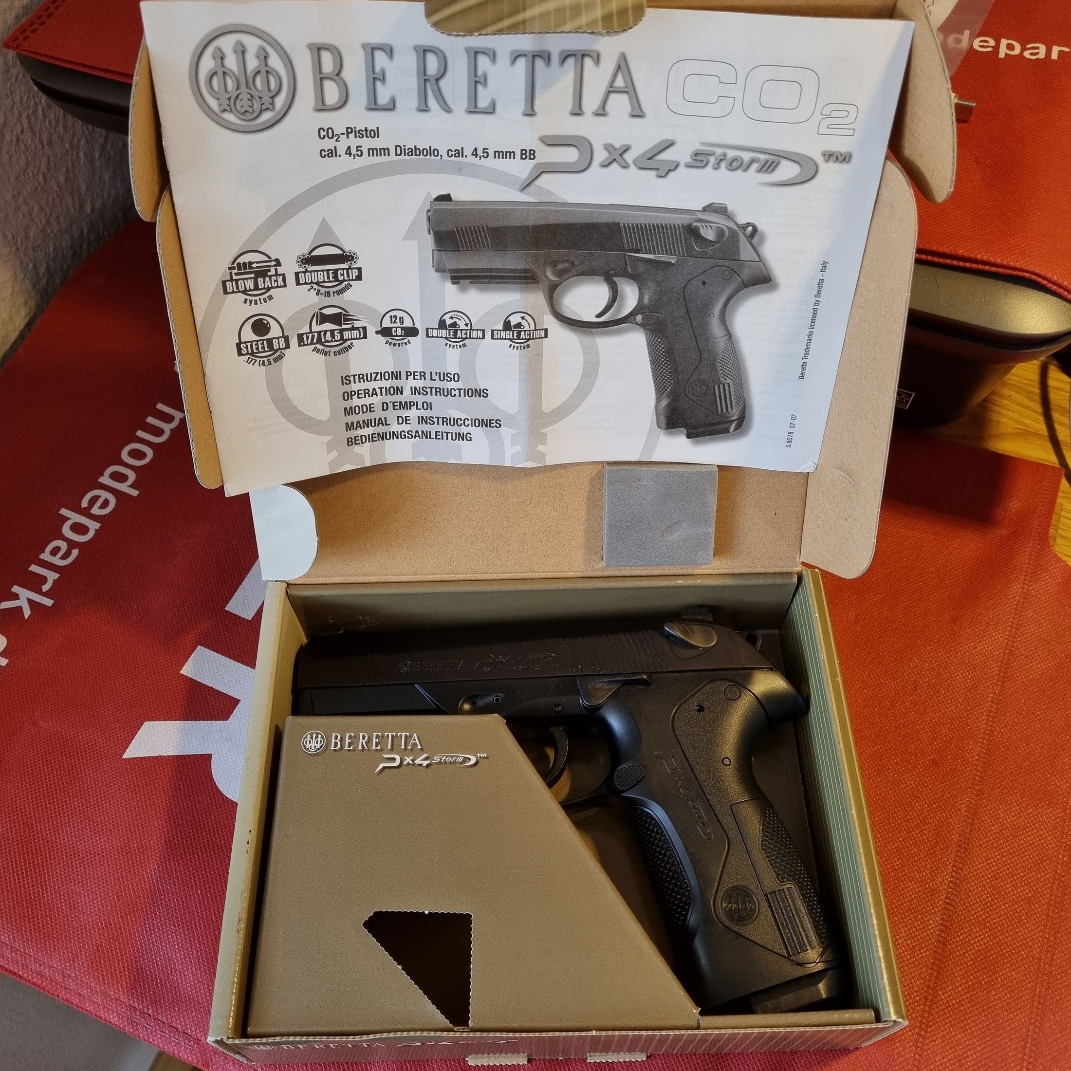 Pistola CO2 Beretta Px4 Storm, 500 diablos y balas redondas