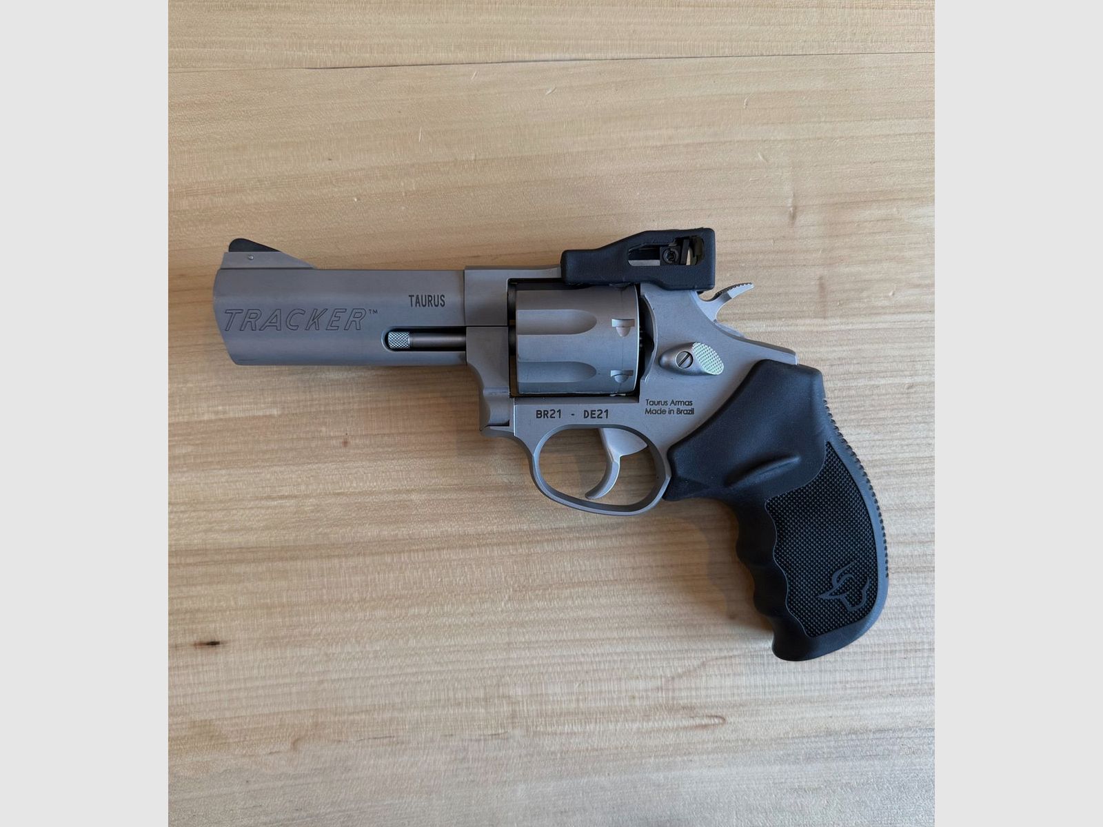 Taurus Tracker 627 Cal. 357 Mag.