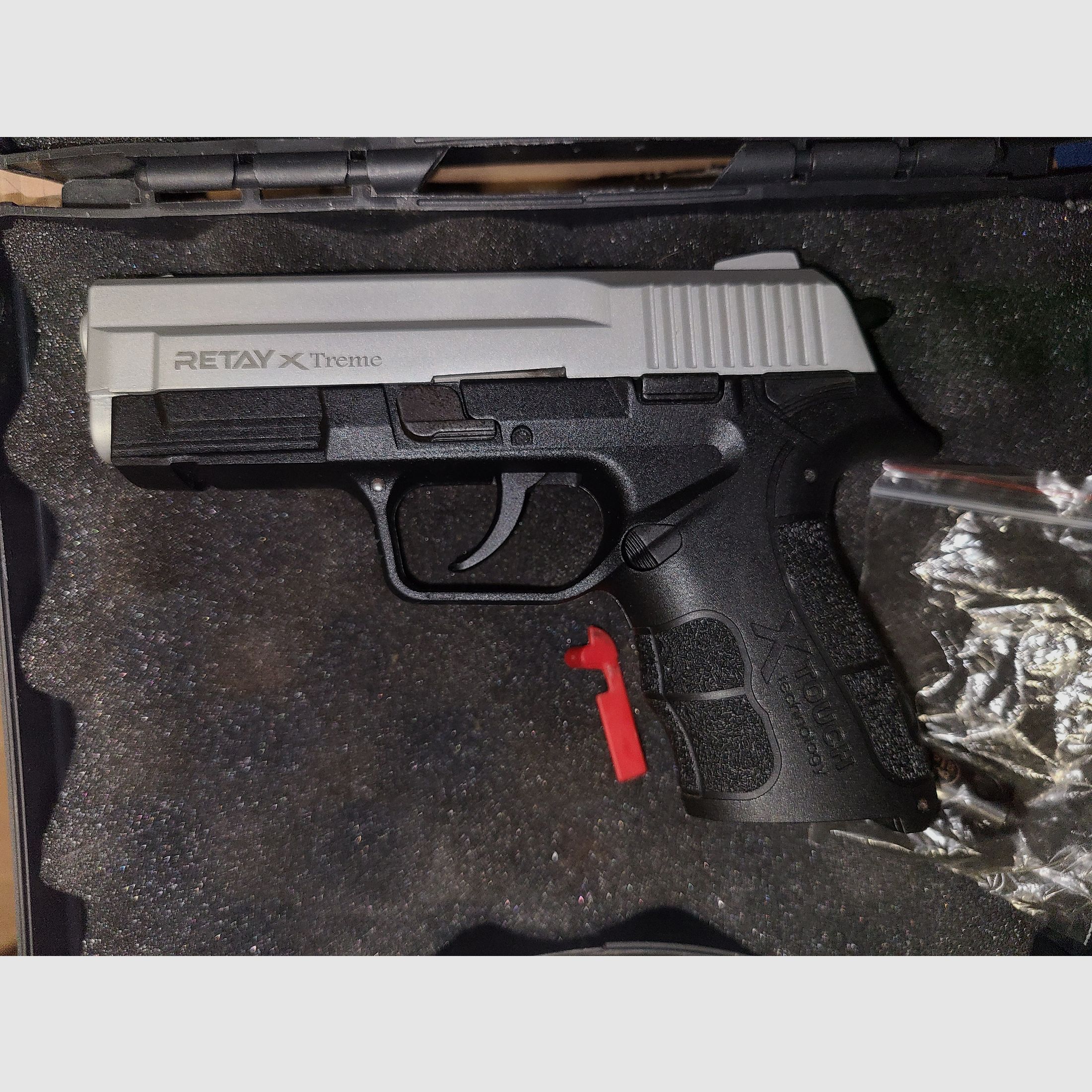 RETAY X TREME / VERCHROMT SILBER / mit Zubehör 3 MAGAZINE / mit OVP / cal. 9mm P.A.K. / PTB 1042 / SCHRECKSCHUSS GAS PISTOLE / SILVESTER / SELBSTVERTEIDIGUNG / NEUWERTIG