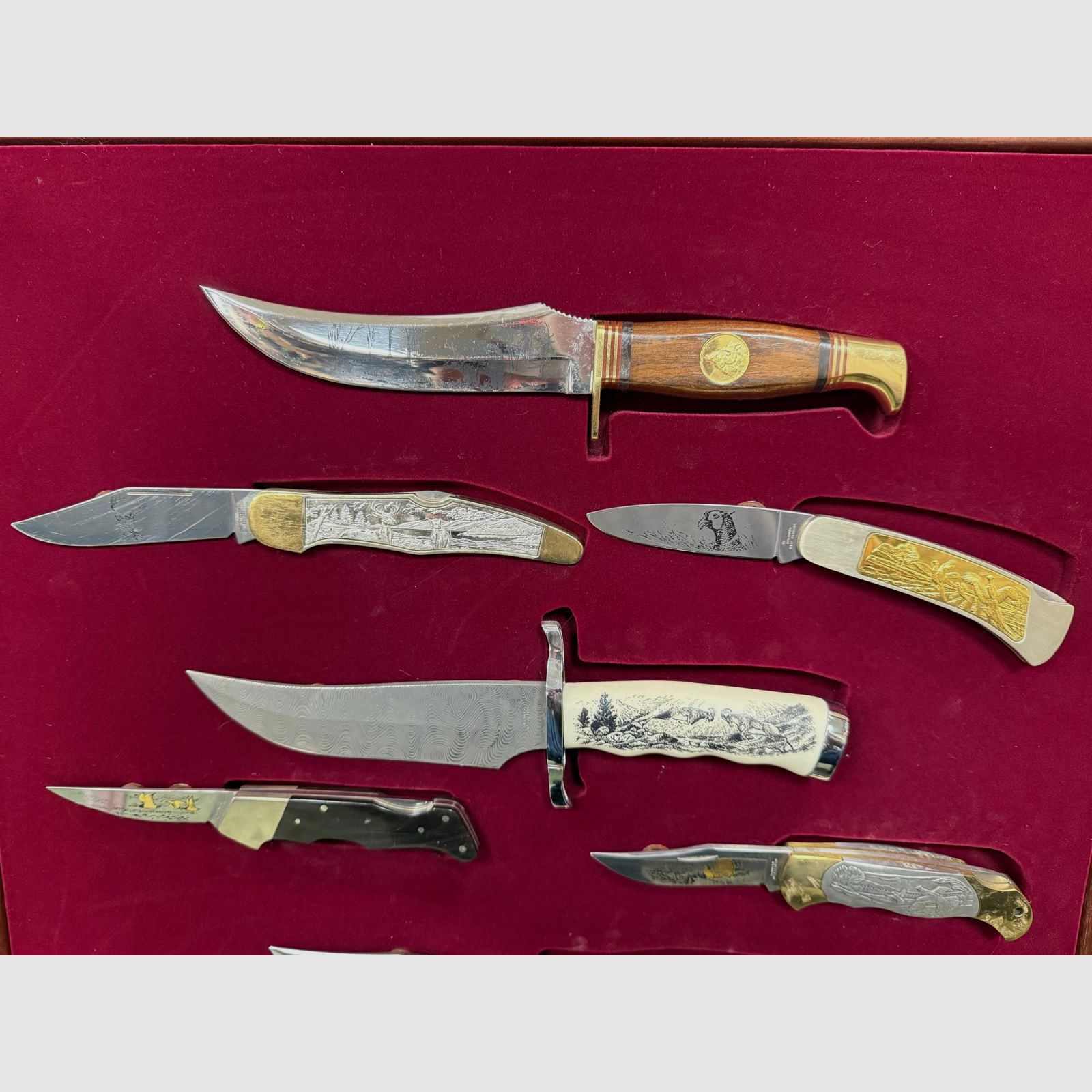 SET OF 12 YEAR OF THE SPORTSMAN HUNTING & FISHING THEME KNIFE COLLECTION, afbeelding 3 van 4
