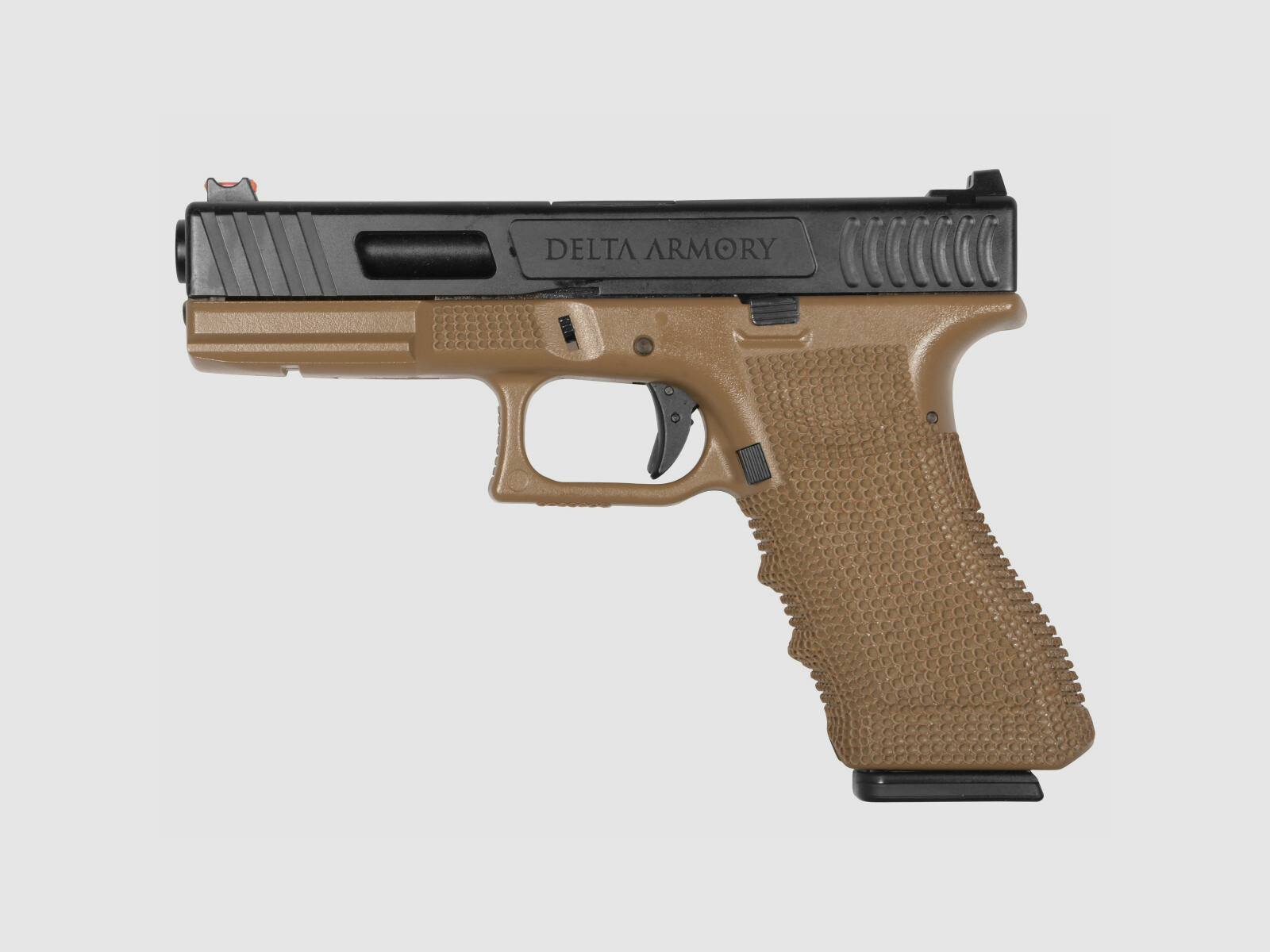 P01 GBB Airsoft Pistole in TAN | Delta Armory