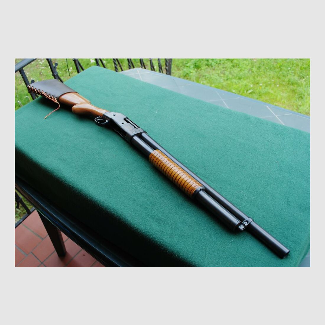 Winchester 97 von Norinco mit Butt Stock Cover von Kirkpatrick