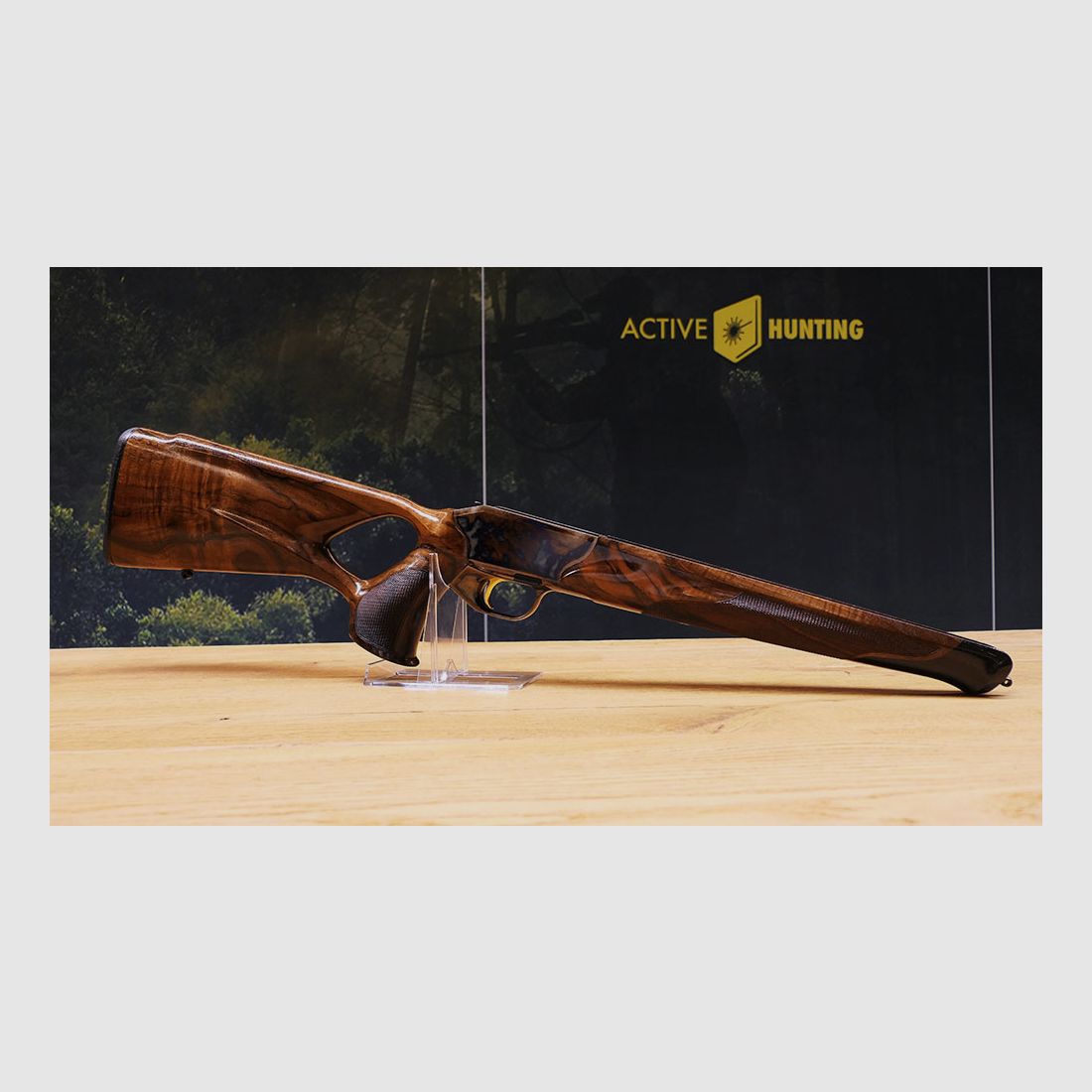 Blaser R8 Lochschaft mit Bunthärtung / Stahlsystem / glänzendes Finish / TRAUM AUS HOLZ UND STAHL