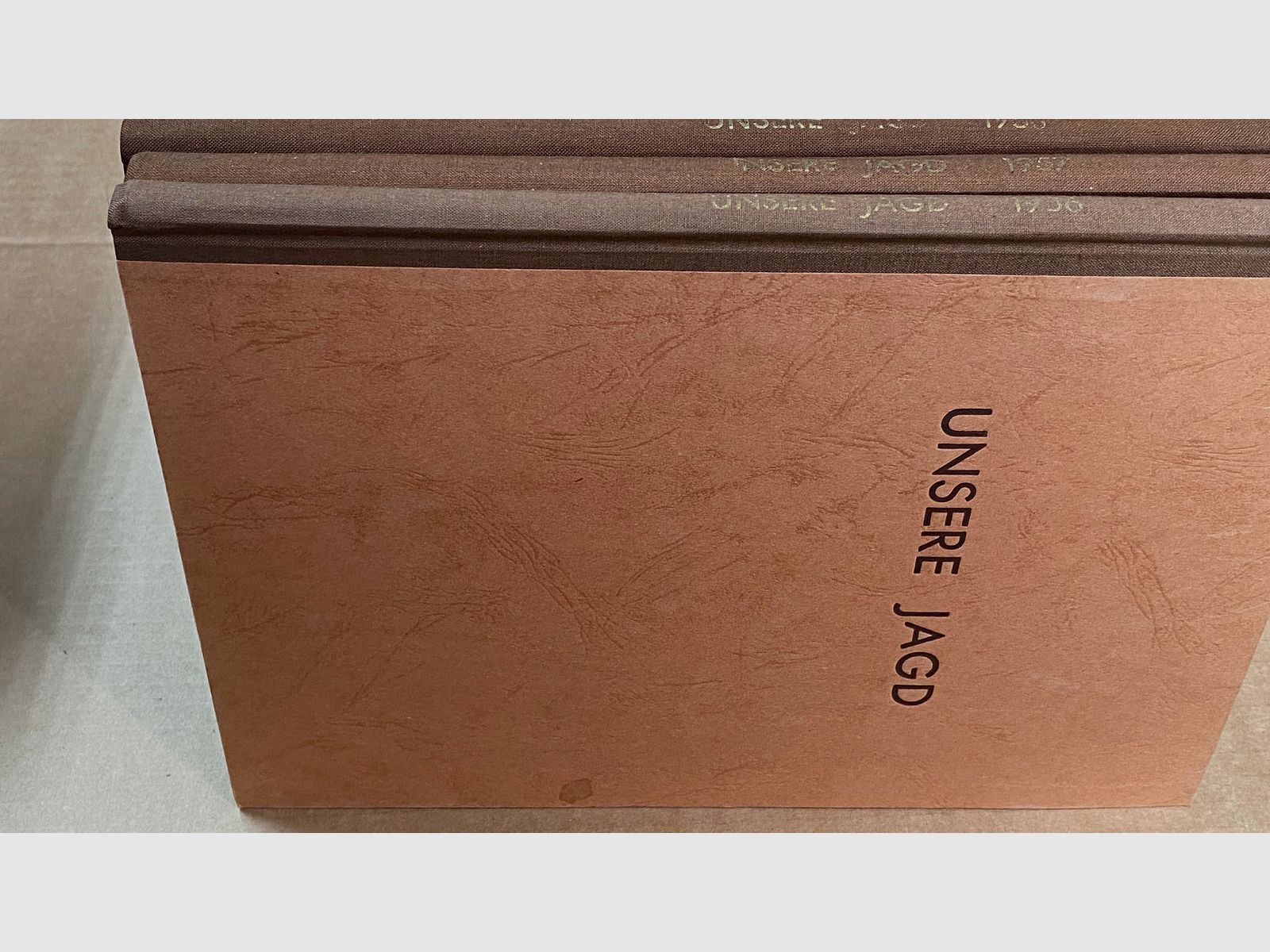 Revista "Nuestra Caza" de 1956 a 2020, 65 ediciones anuales, 60 ediciones encuadernadas hasta 2015 - Libros