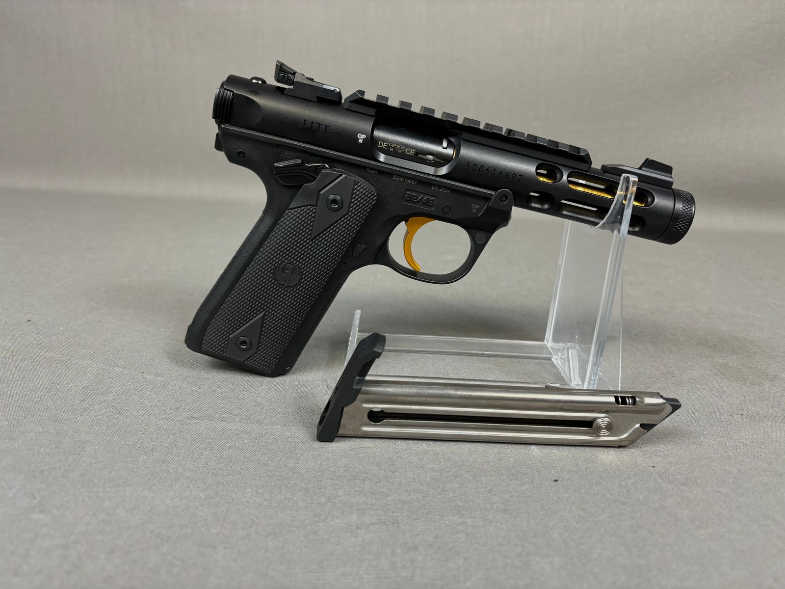 Ruger MK IV22/45 Lite in .22 lr  Black-Gold