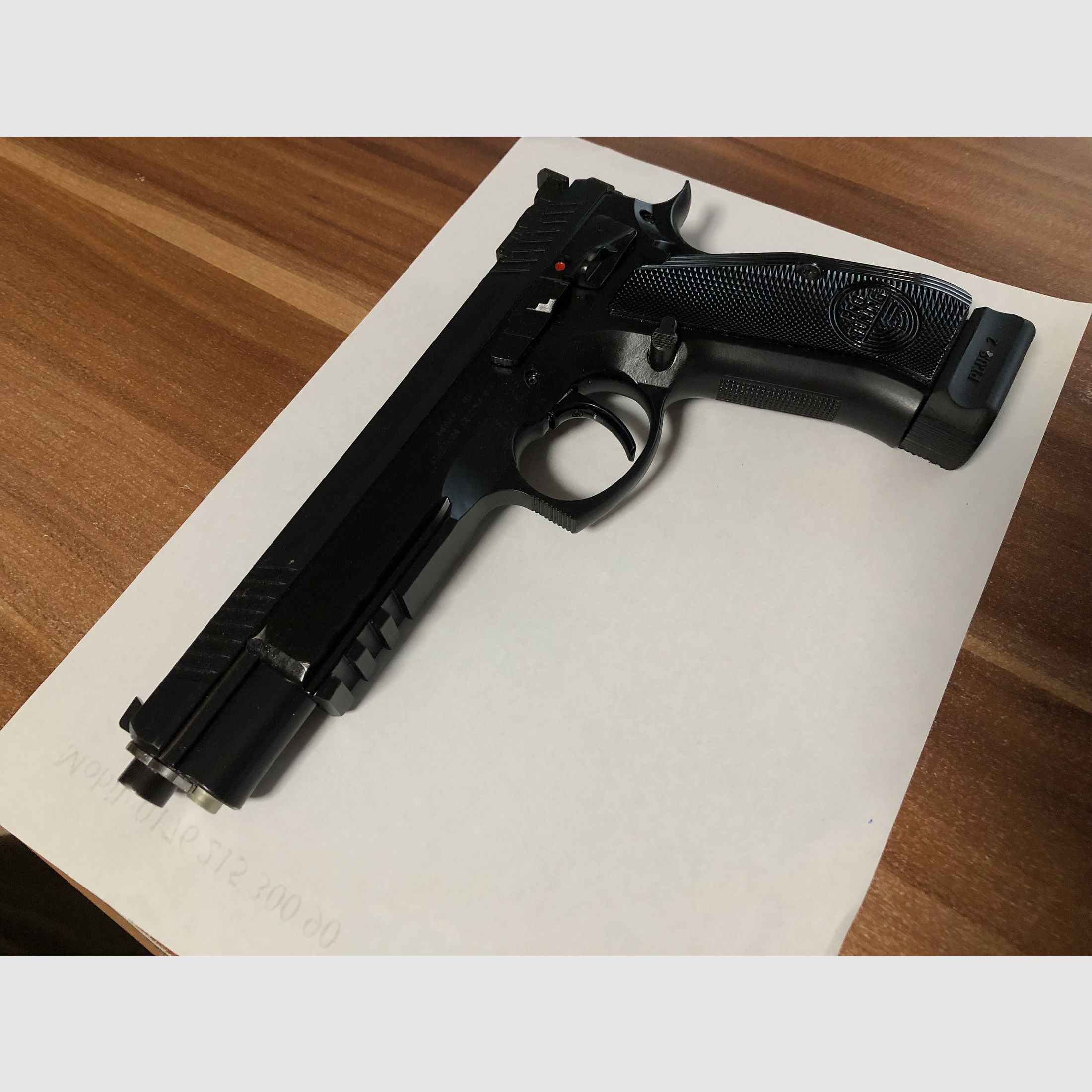 Verkauf halbautomatische Pistole von Haus CZ-Taipan Pro-Tuning und inklusive KK-Pistole, als Geschenk!